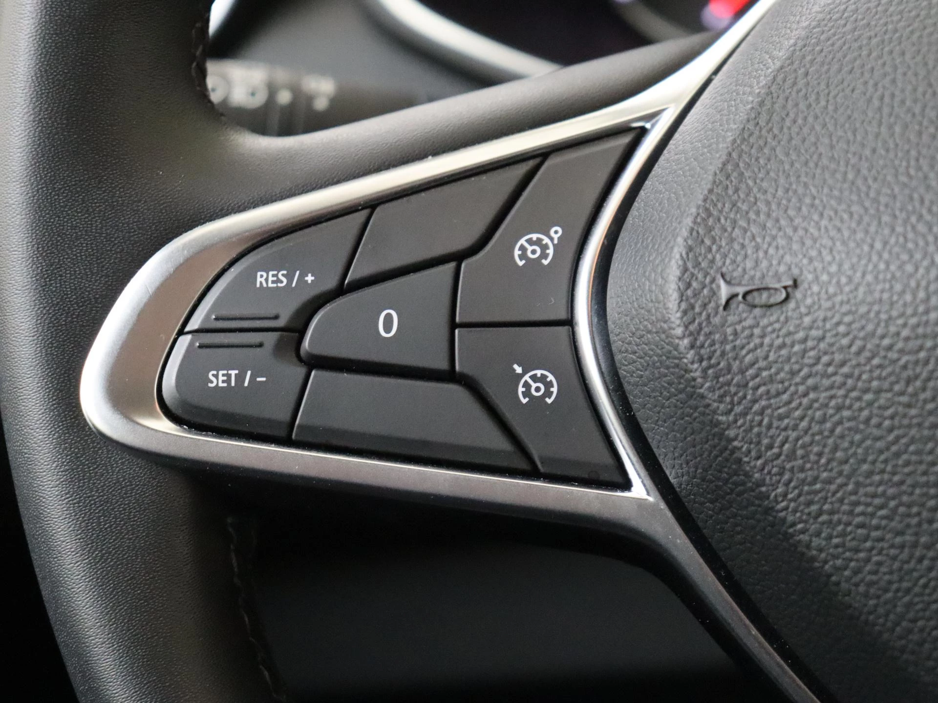Renault-Clio-image-16