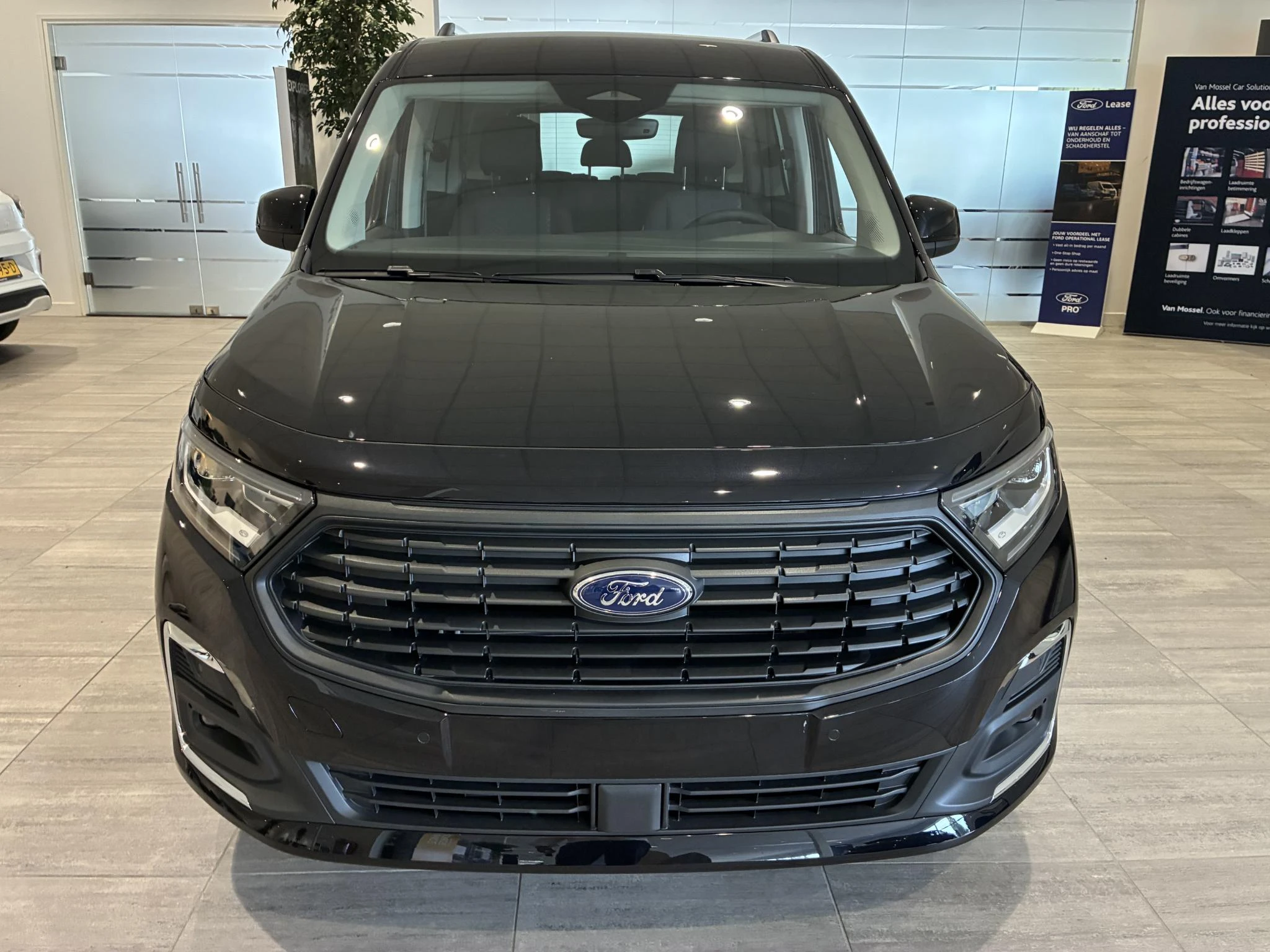 Ford Tourneo Connect 1.5 EcoBoost PHEV L2 Limited/Titanium