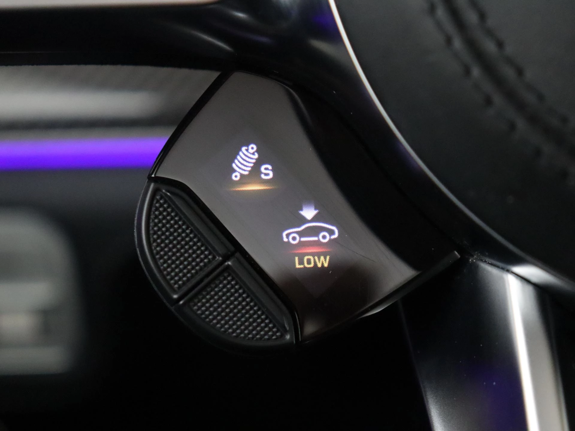 Mercedes-Benz-GLE-image-22