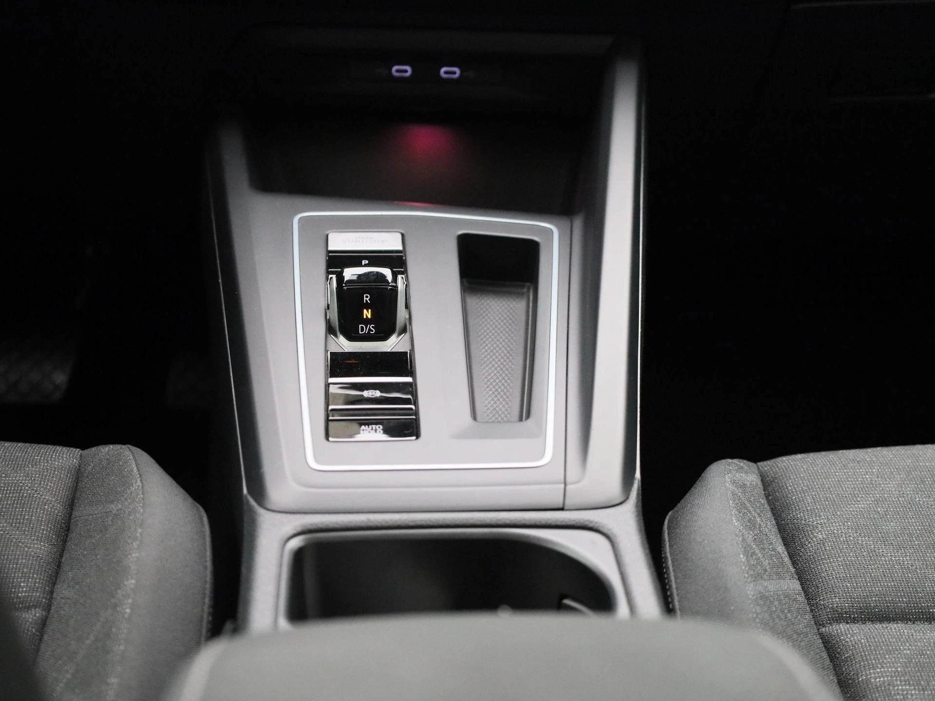 Volkswagen-Golf-image-9