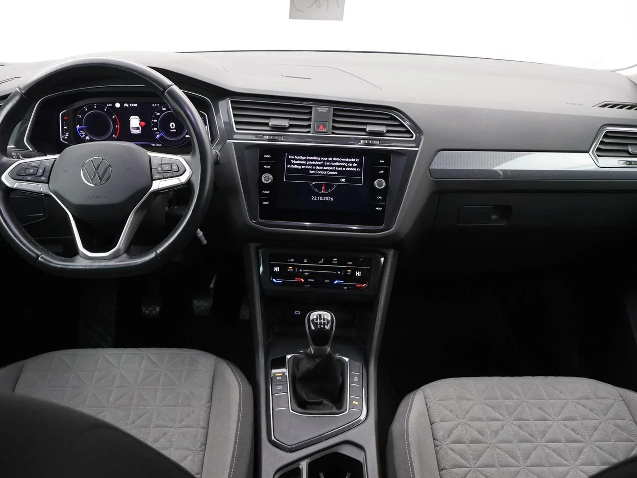Volkswagen-Tiguan-image-17