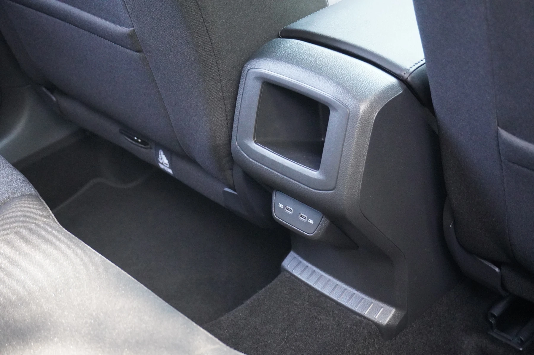 Volkswagen-T-Cross-image-9