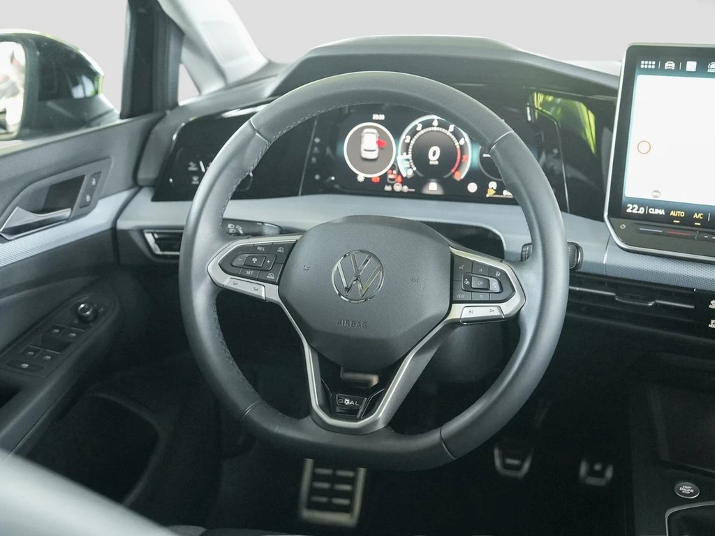 Volkswagen-Golf-image-11