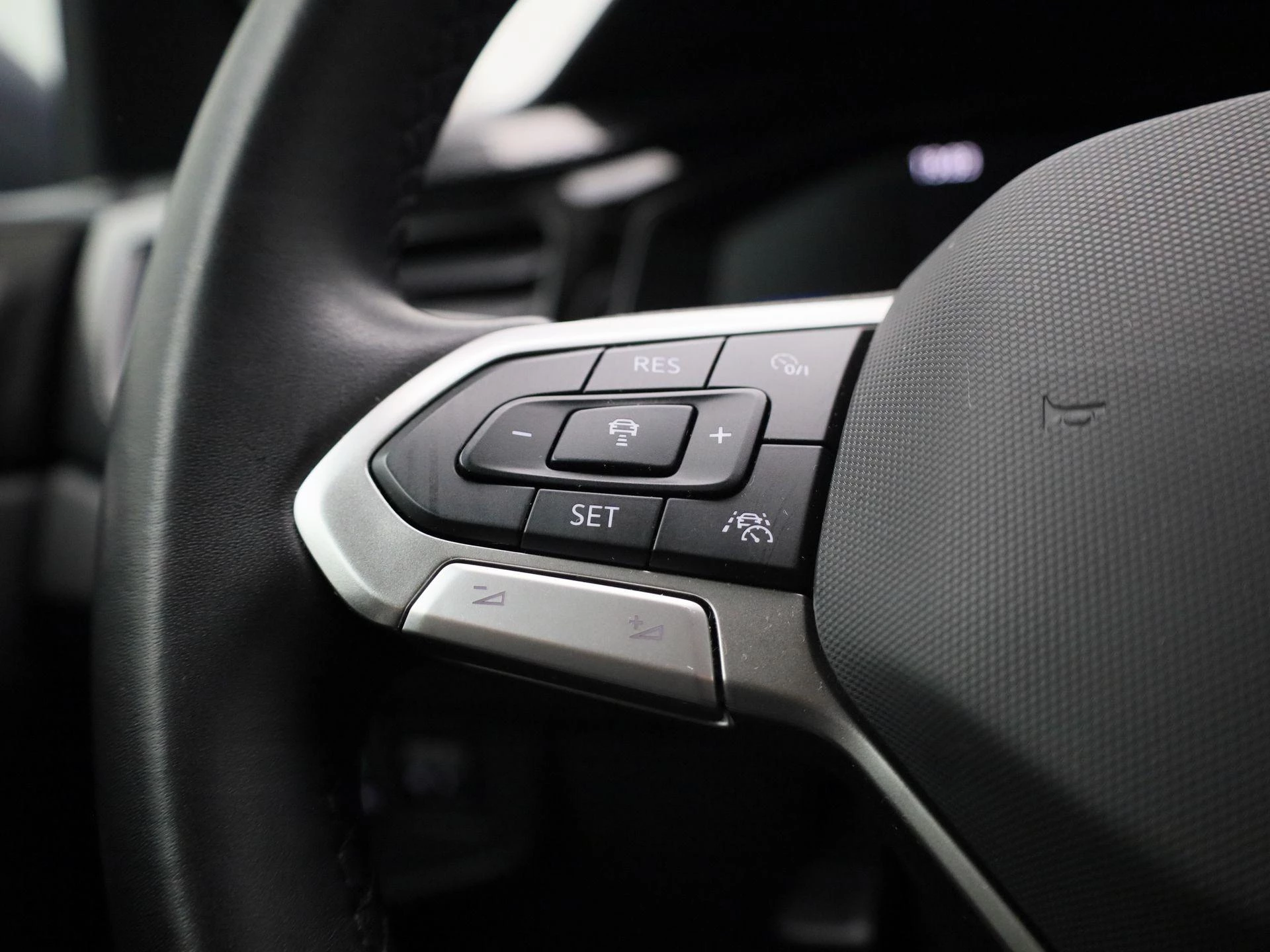 Volkswagen-Polo-image-16