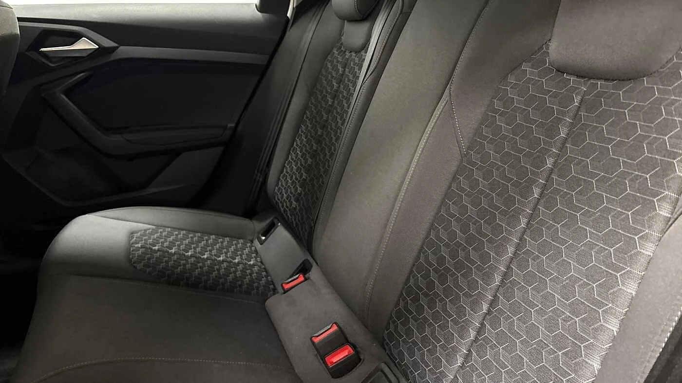 Audi-A1 Sportback-image-6
