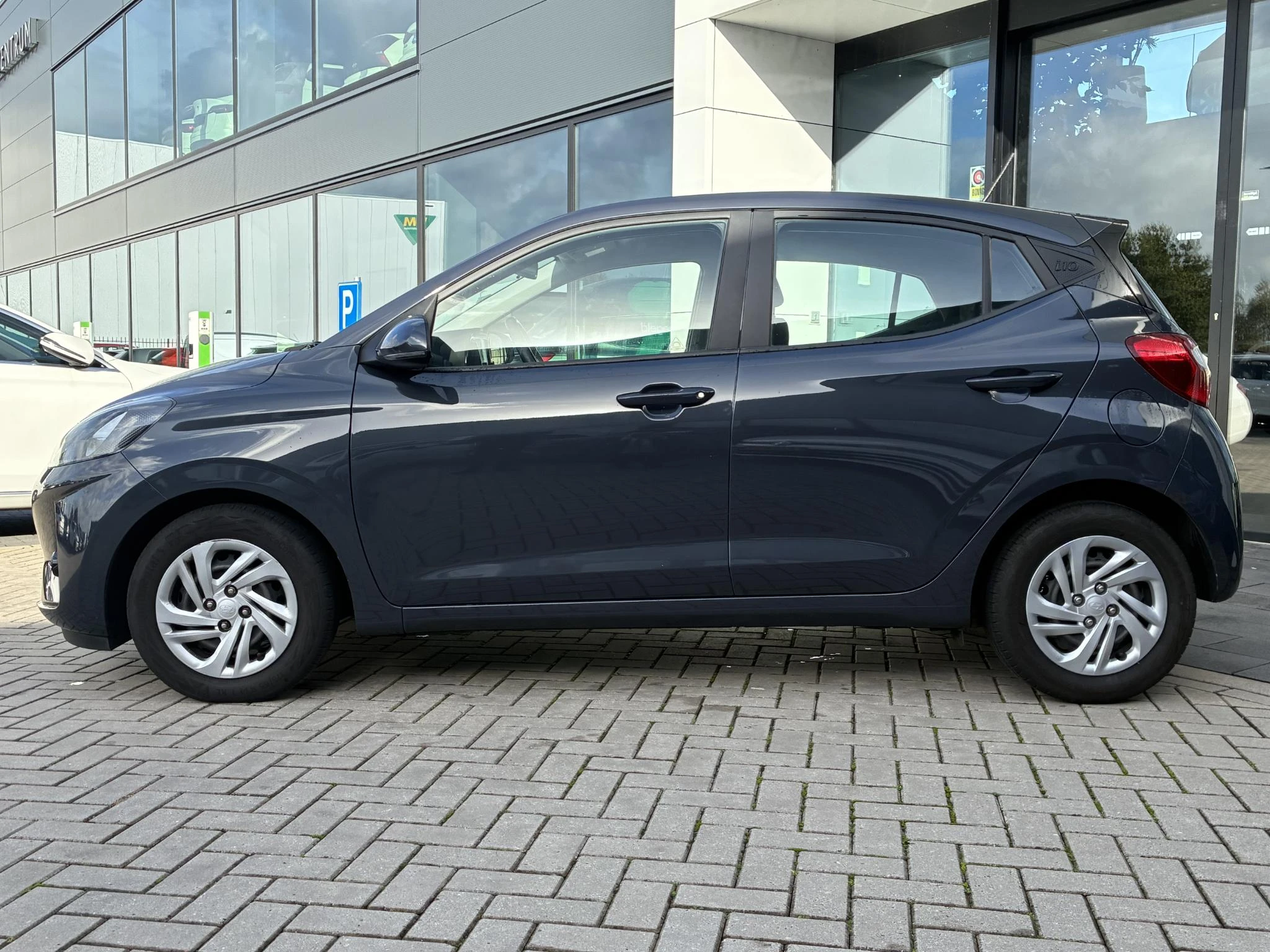 Hyundai-i10-image-1