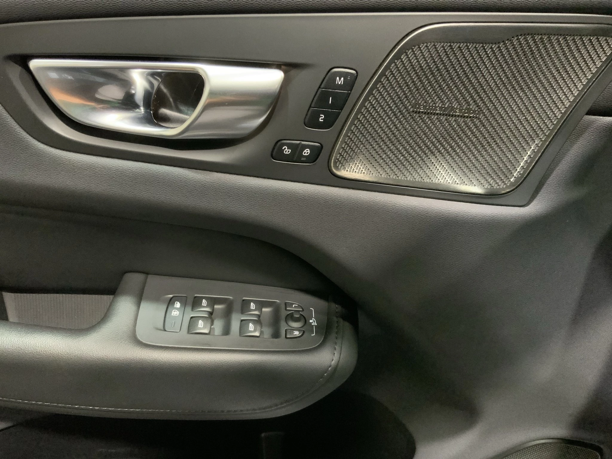 Volvo XC60 B4 Plus Dark