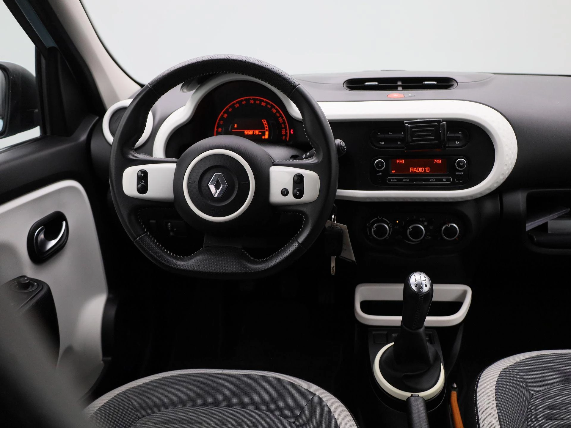 Renault-Twingo-image-6