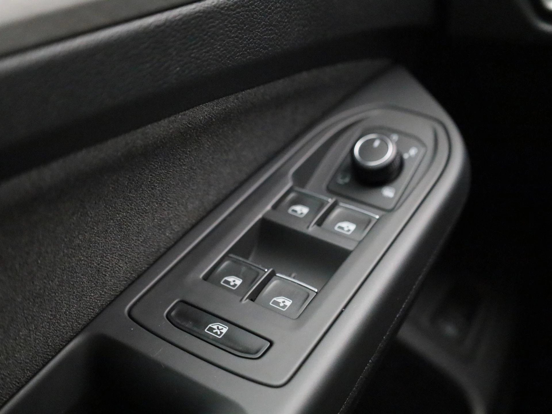 Volkswagen-Golf-image-31