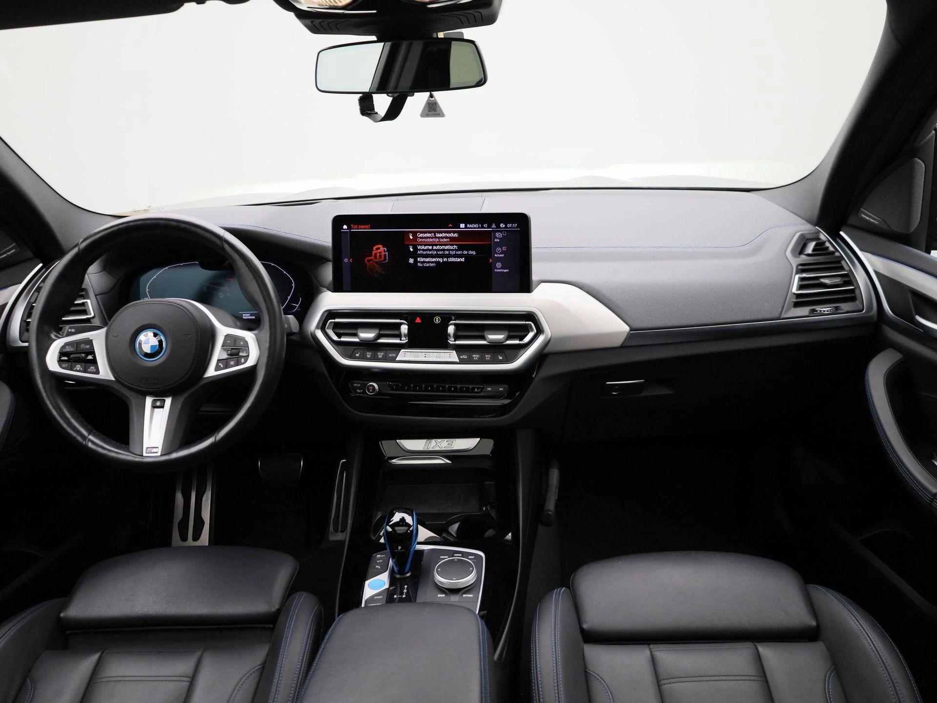 BMW-iX3-image-42