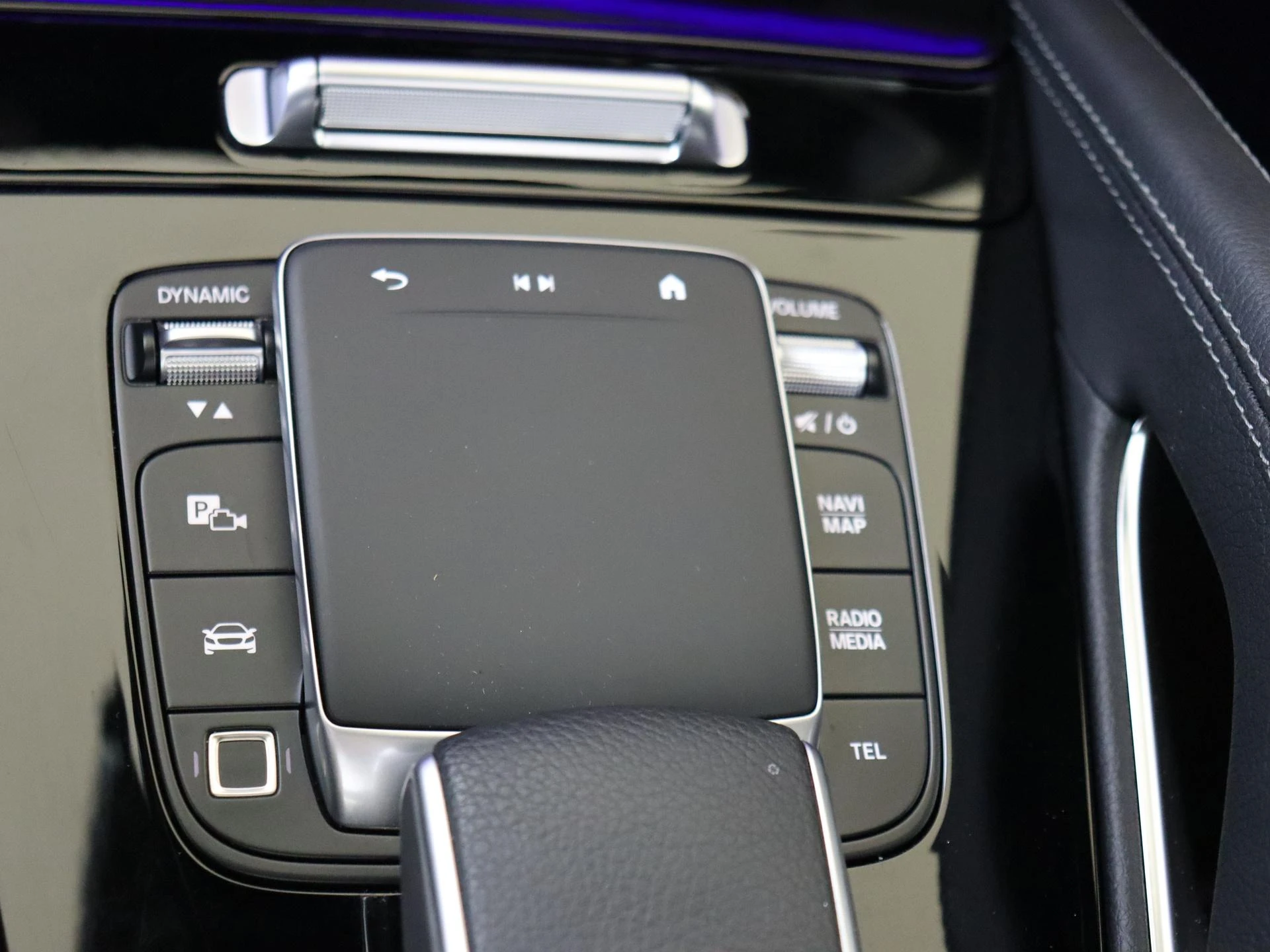 Mercedes-Benz-GLE-image-20
