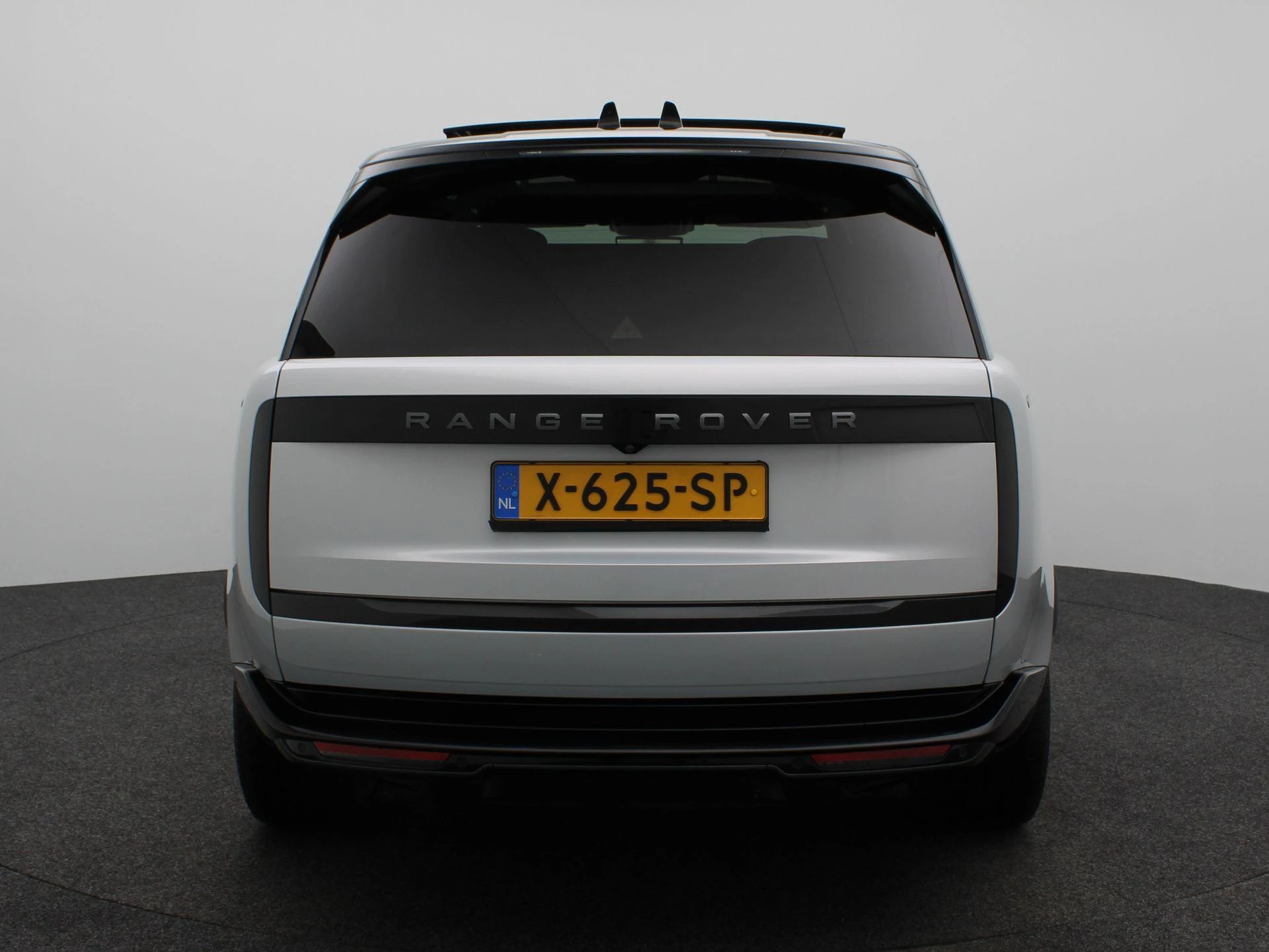 Land Rover-Range Rover-image-5