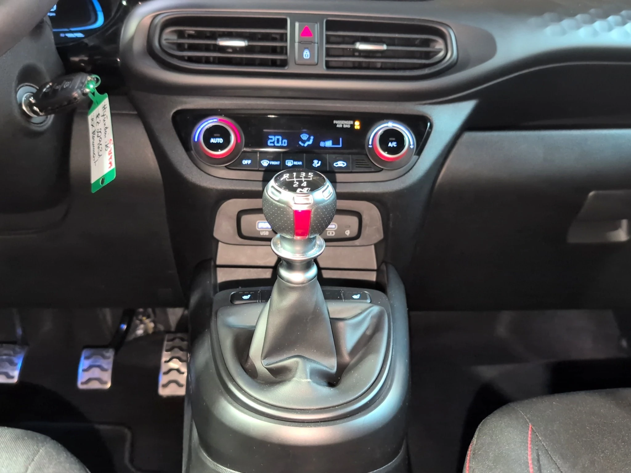 Hyundai-i10-image-13