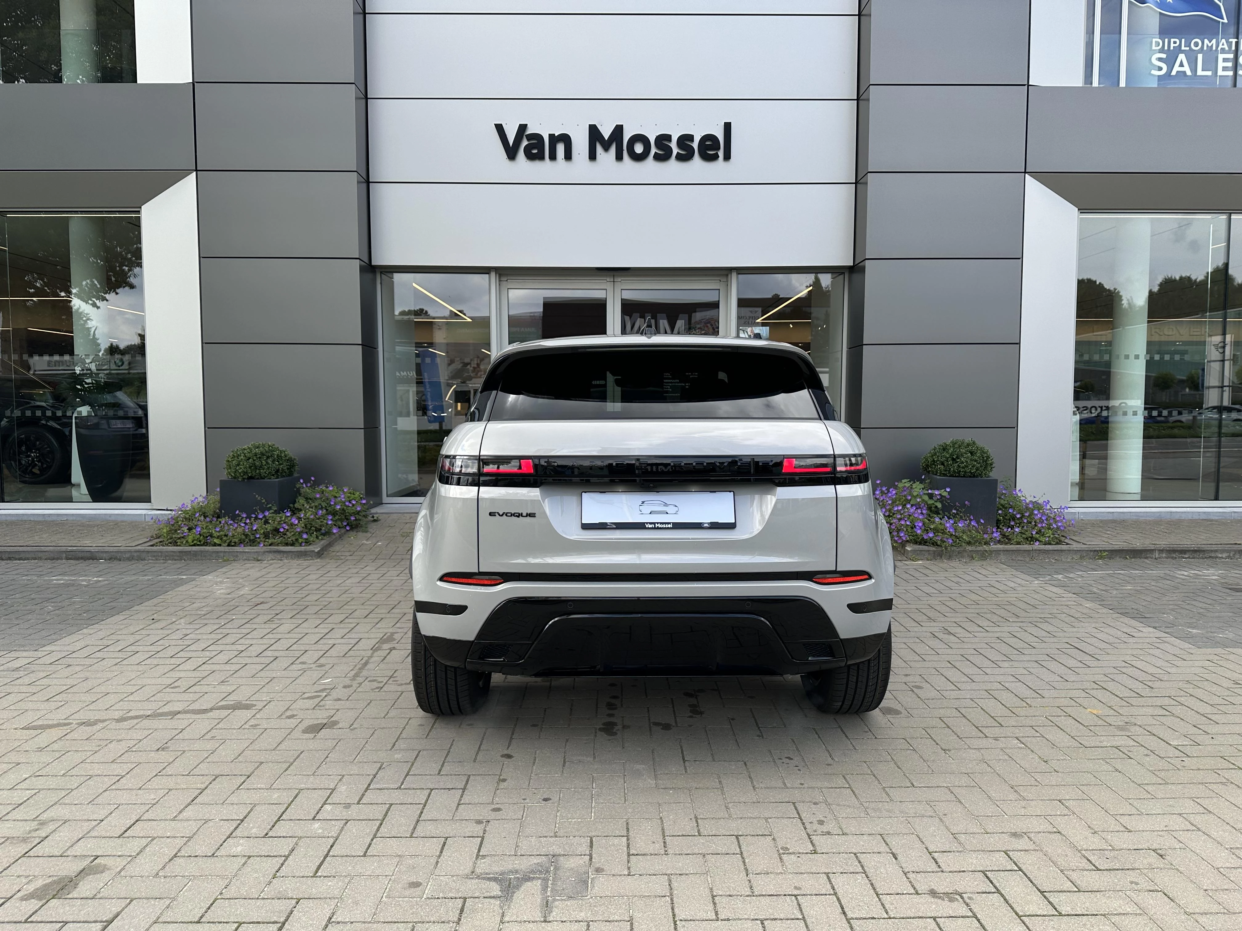 Land Rover-Range Rover Evoque-image-5