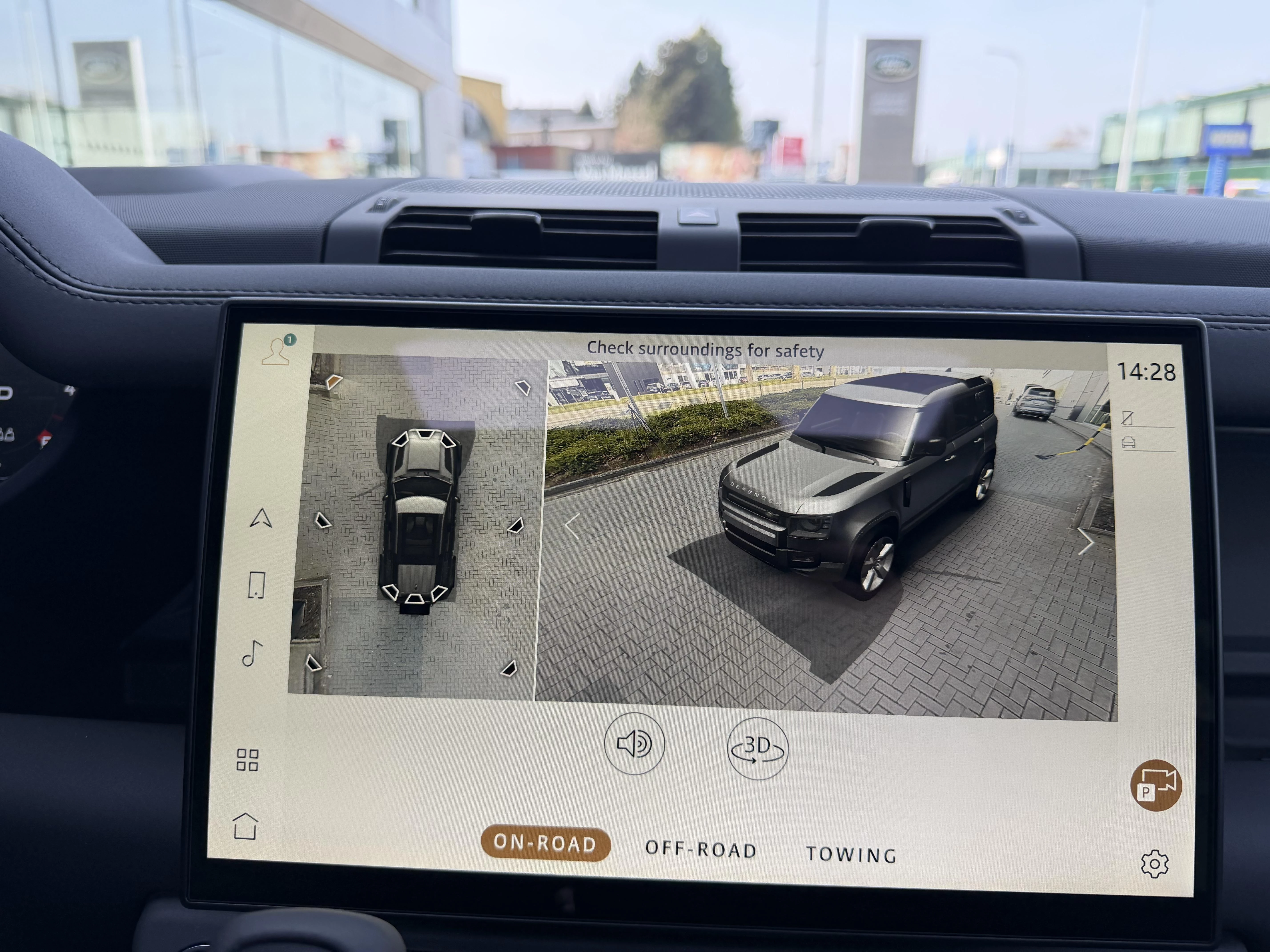 Land Rover Defender 110 D250 X-Dynamic SE AWD Auto. 26MY