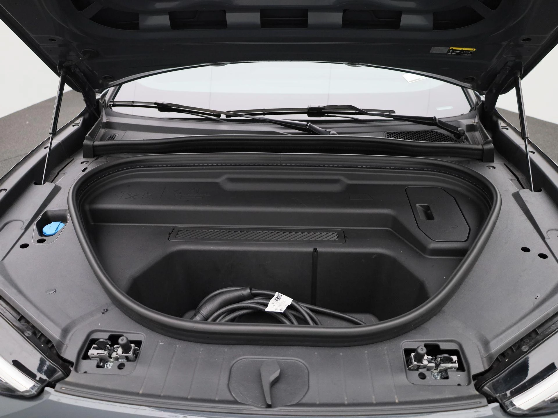 Audi-Q6 e-tron-image-44
