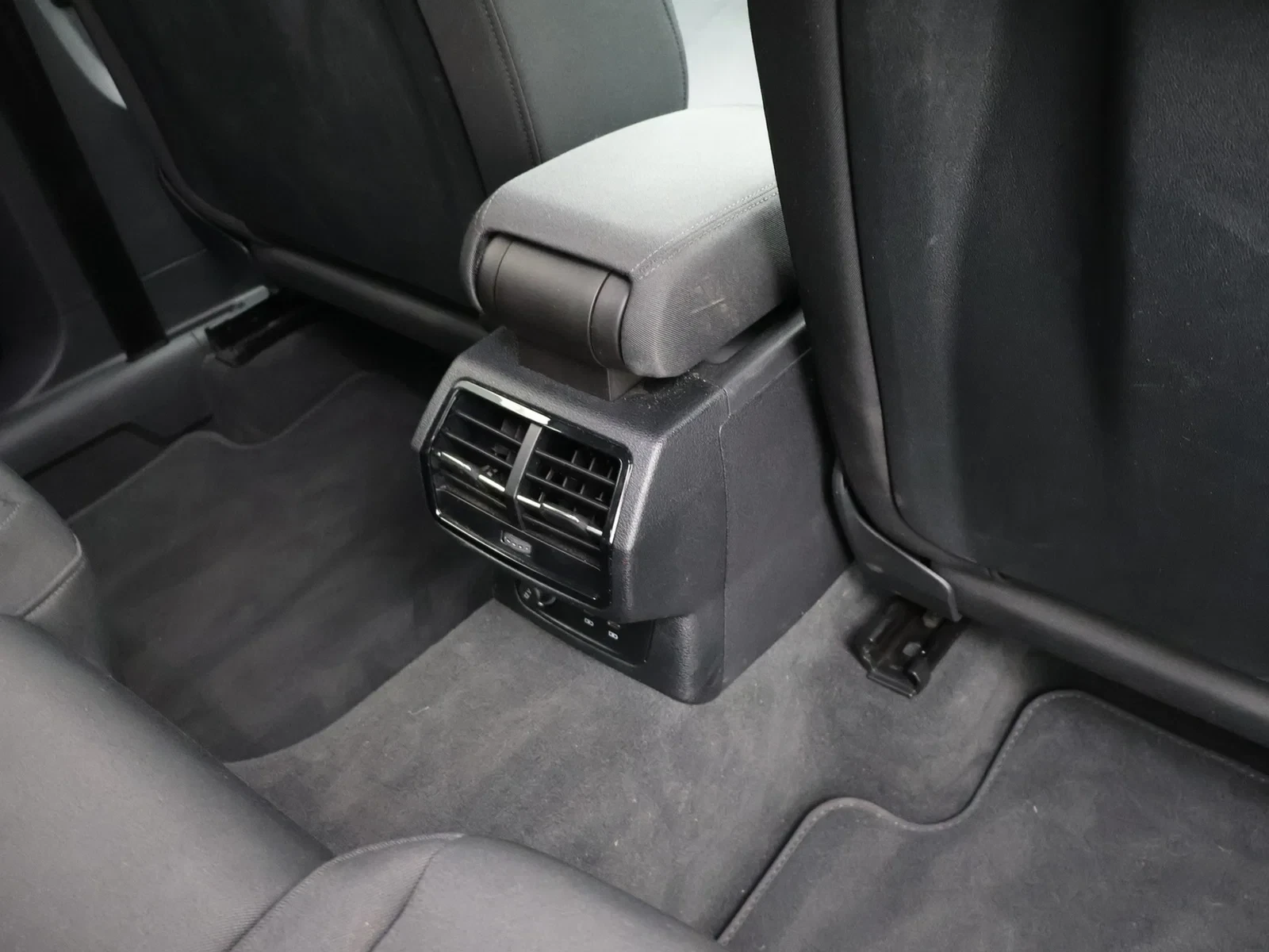 Audi Q3 PHEV Audi Q3 PHEV Attraction 45TFSIe 245PK *AUTOMAAT*SHADOW LOOK*CAMERA*PDC*CRUISE*NAVI*APP-CONNECT*...*