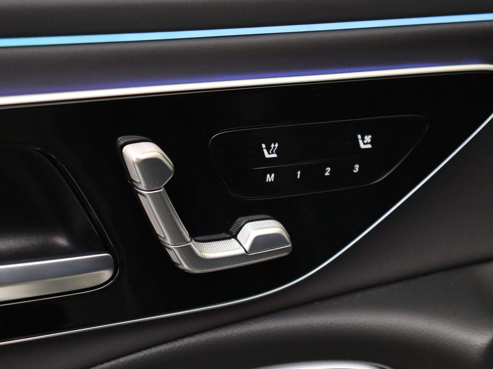 Mercedes-Benz-E-Klasse-image-25