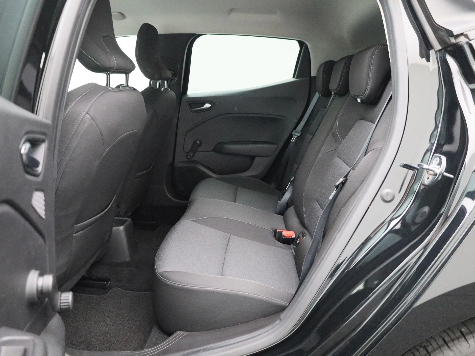 Renault-Clio-image-11