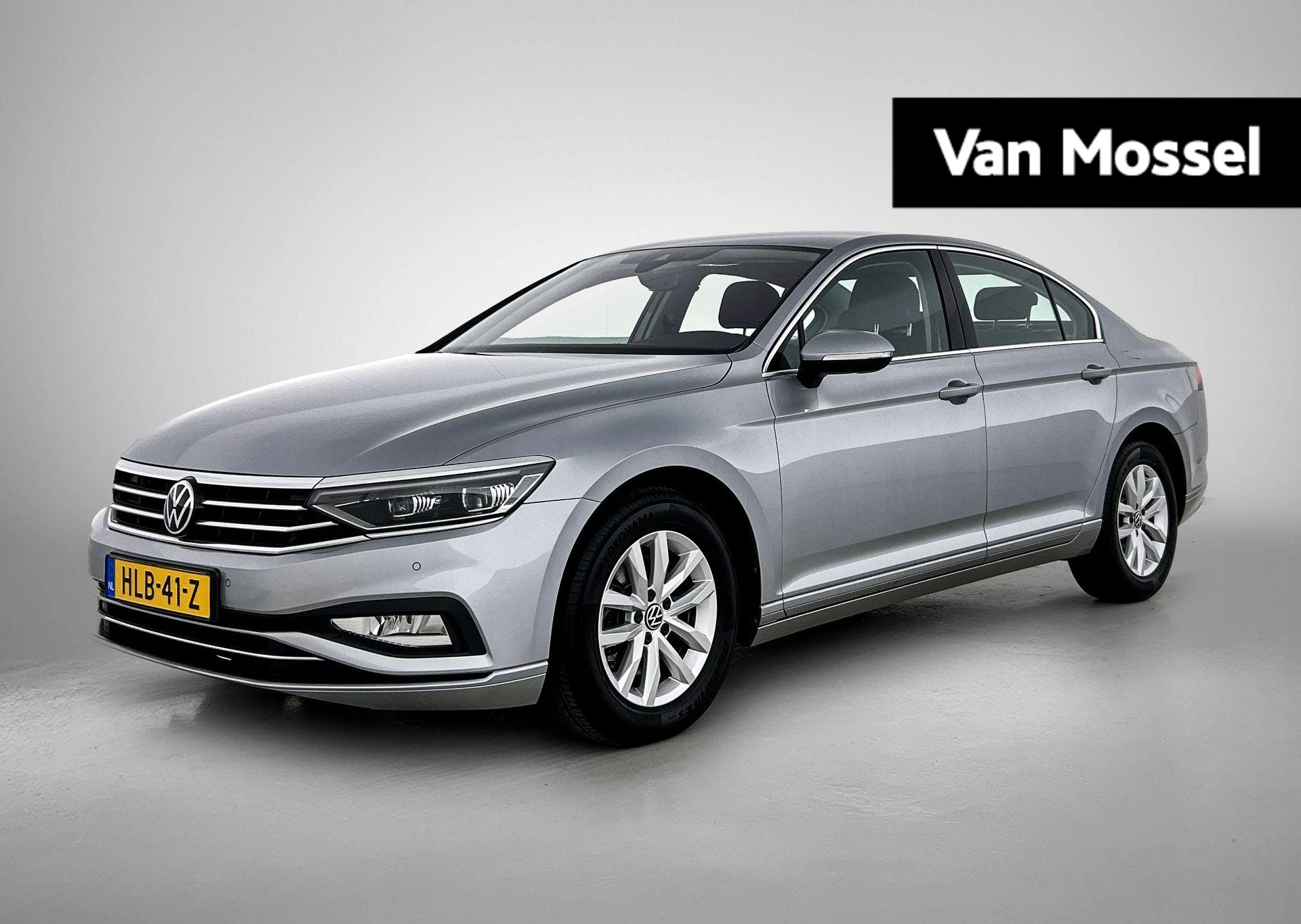 Volkswagen-Passat-image-0