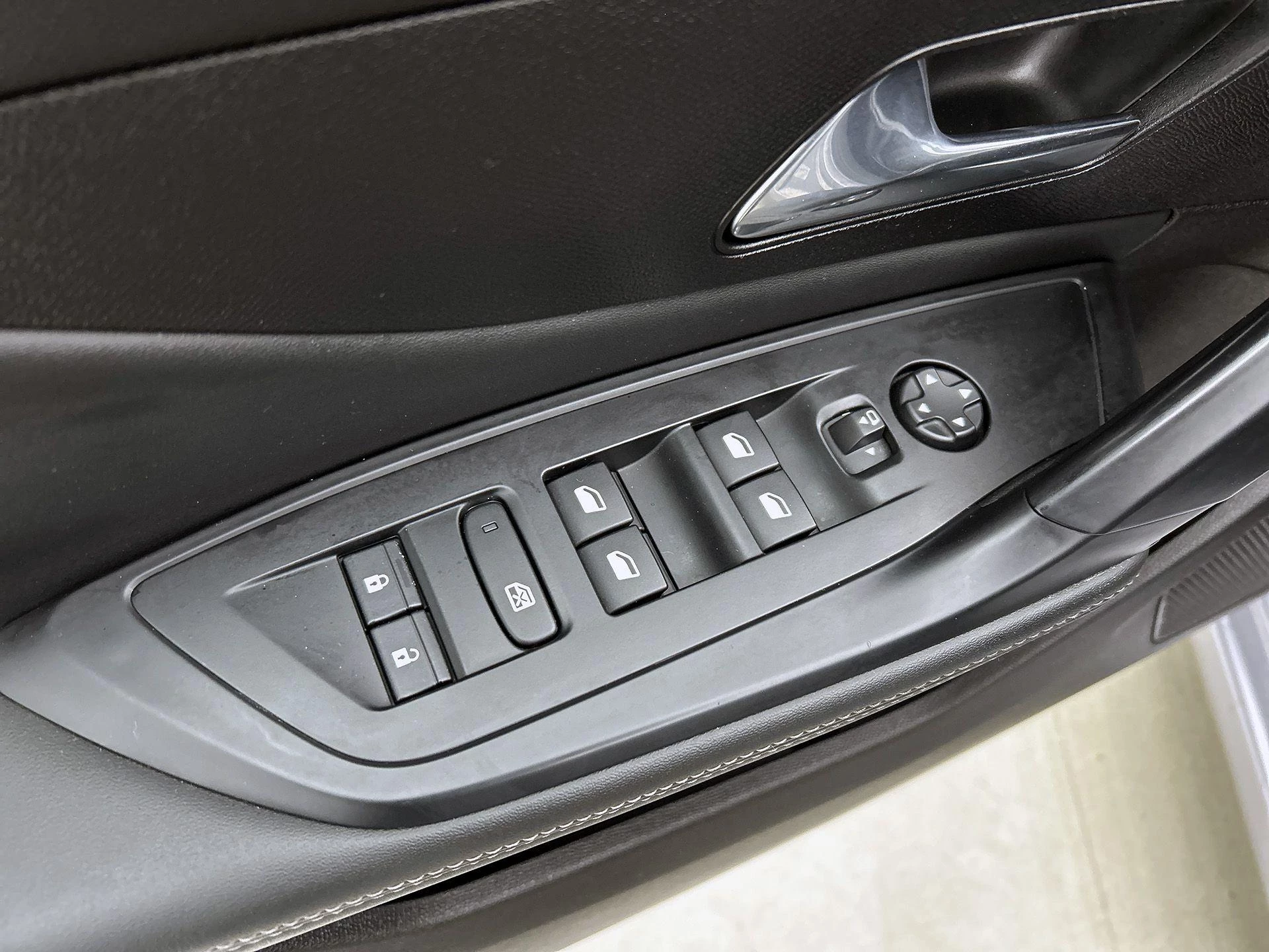 Peugeot-308-image-32