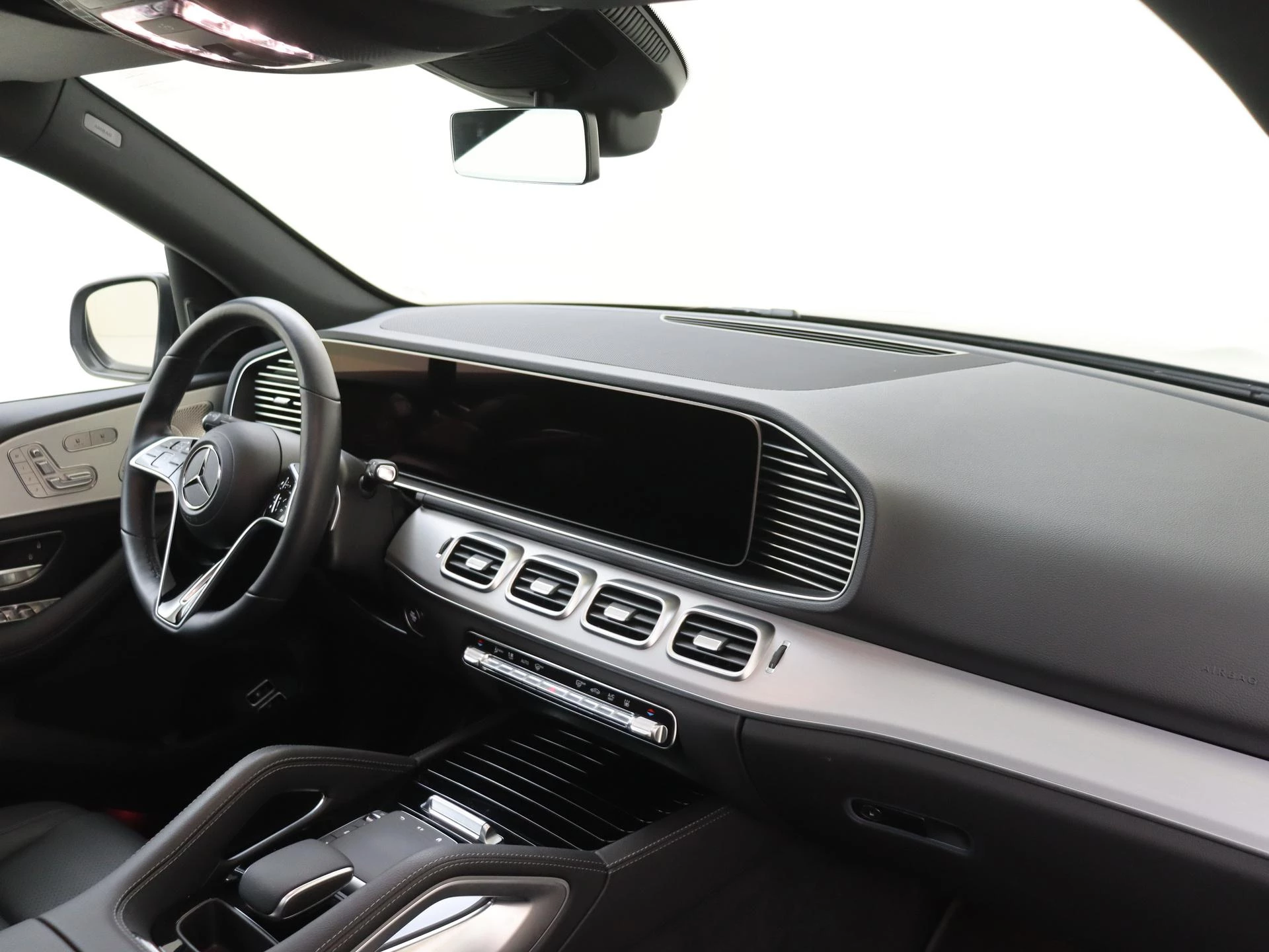 Mercedes-Benz-GLE-image-10