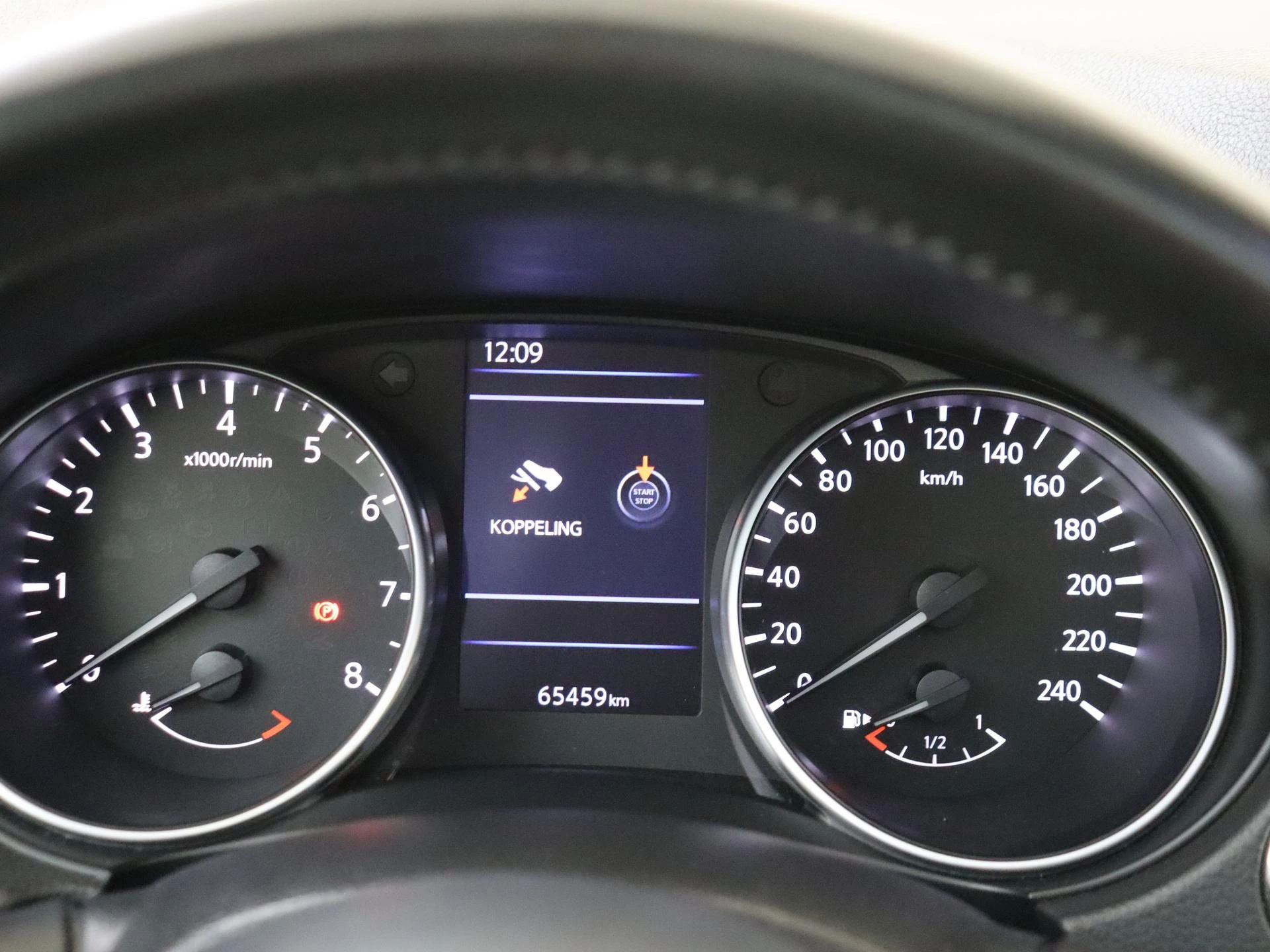 Nissan-QASHQAI-image-11