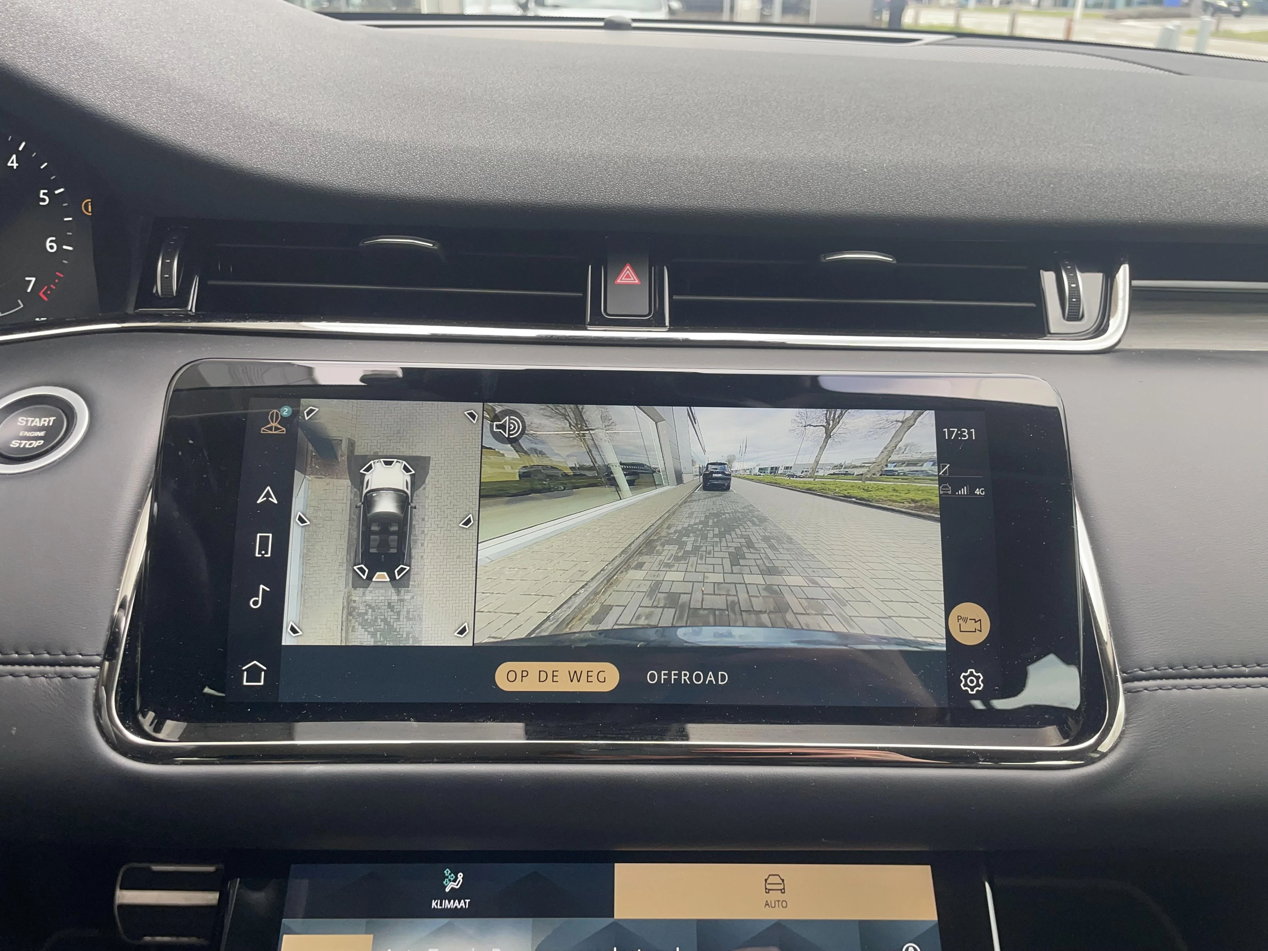 Land Rover Range Rover Evoque P300e R-Dynamic HSE