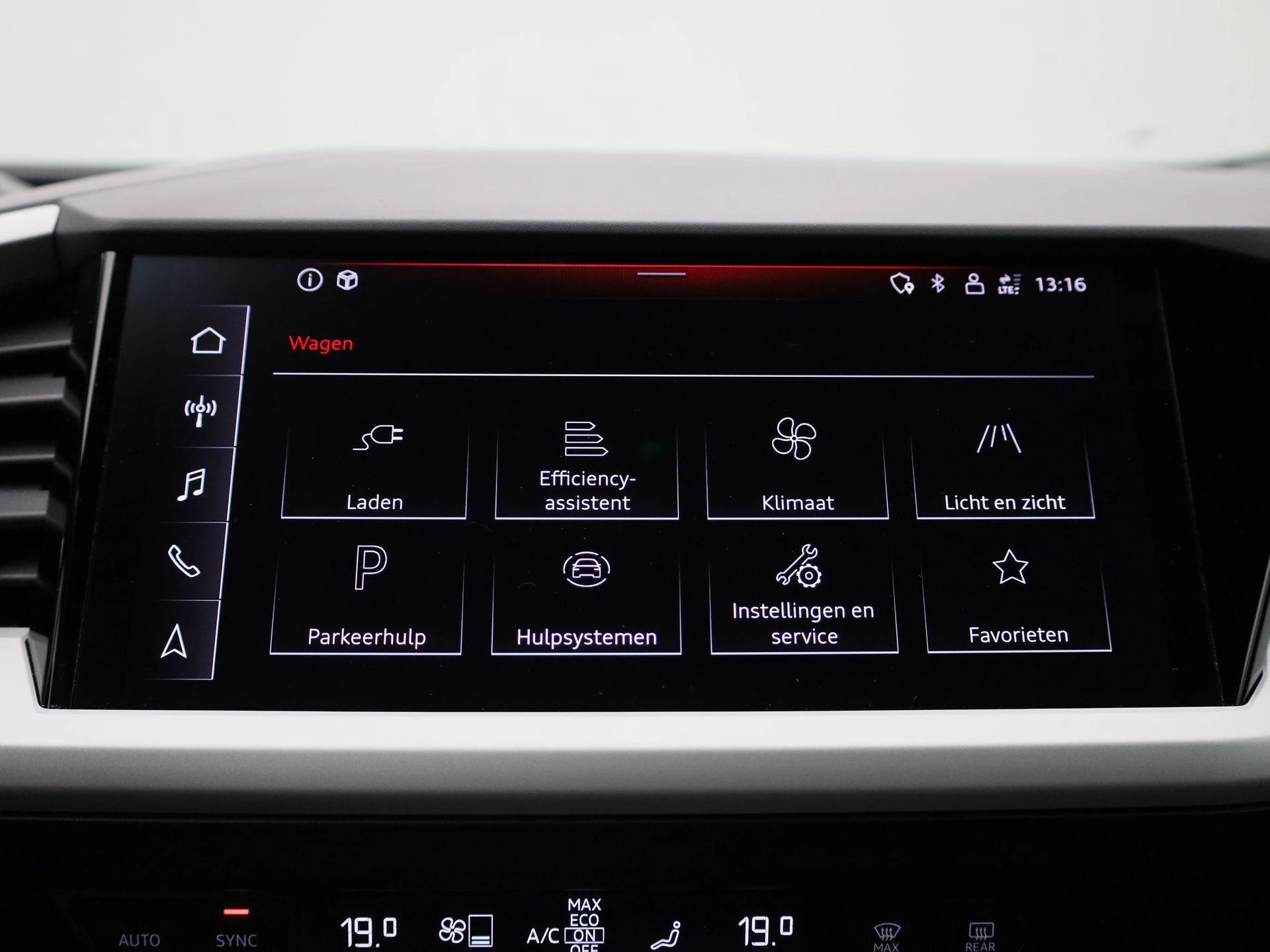 Audi-Q4 e-tron-image-31