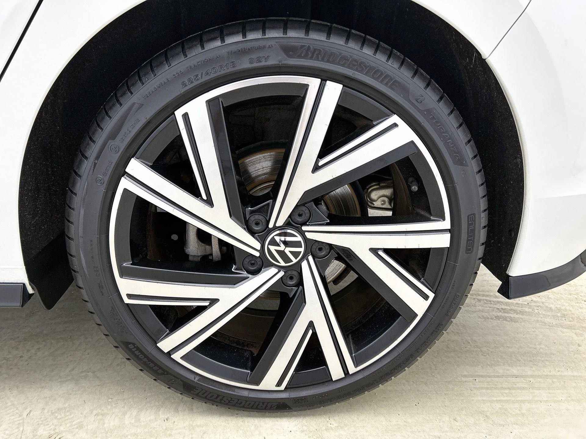 Volkswagen-Golf-image-41