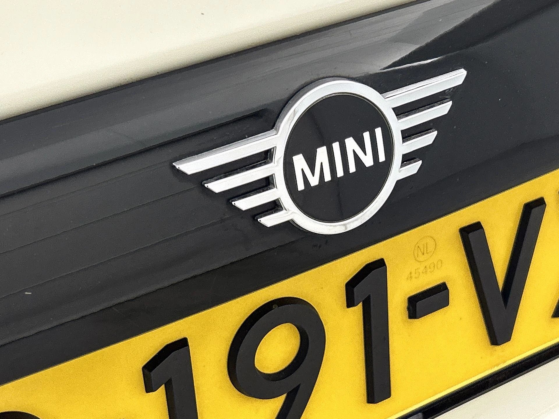 MINI-Cooper Cabrio-image-29