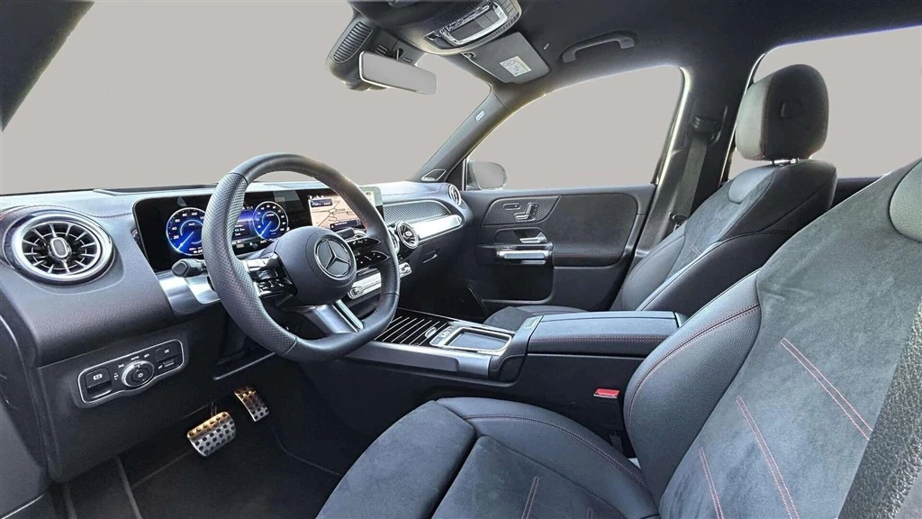 Mercedes-Benz-EQB-image-9