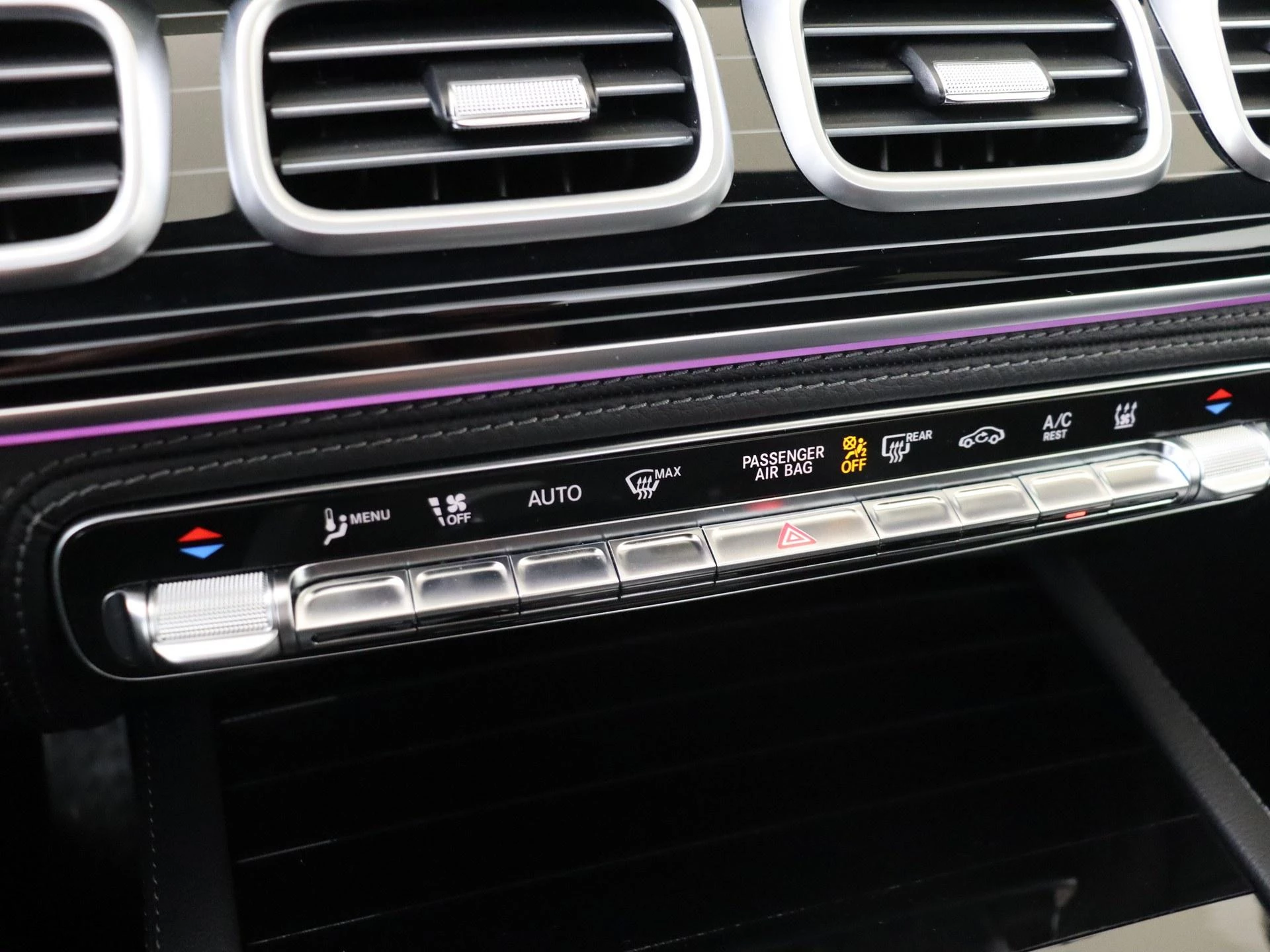 Mercedes-Benz-GLE-image-23