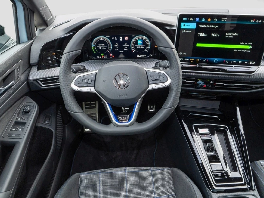 Volkswagen-Golf-image-14