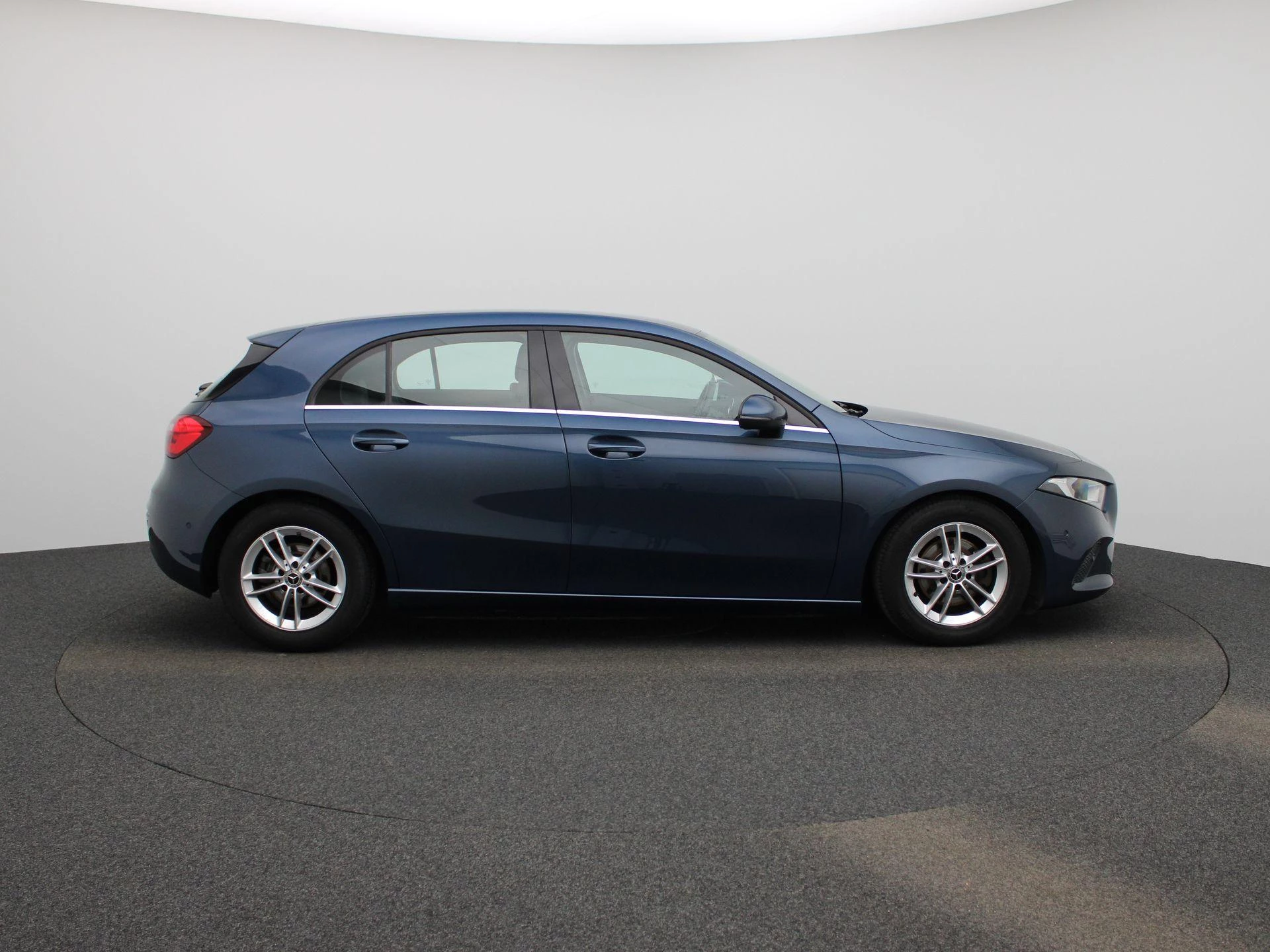 Mercedes-Benz A-Klasse 180 d Business Solution + PARKEERSENSOREN + CAMERA +