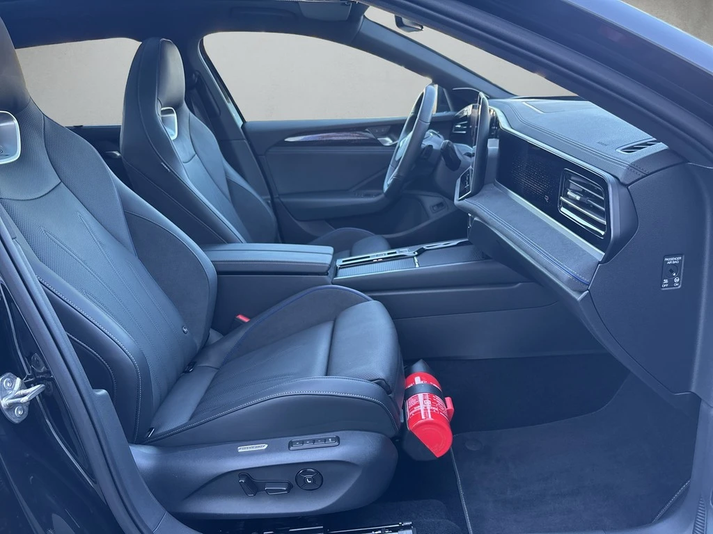 Volkswagen-Passat-image-12
