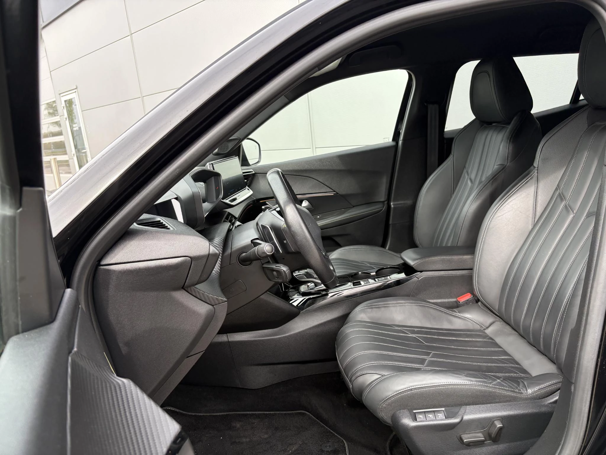 Peugeot-2008-image-11
