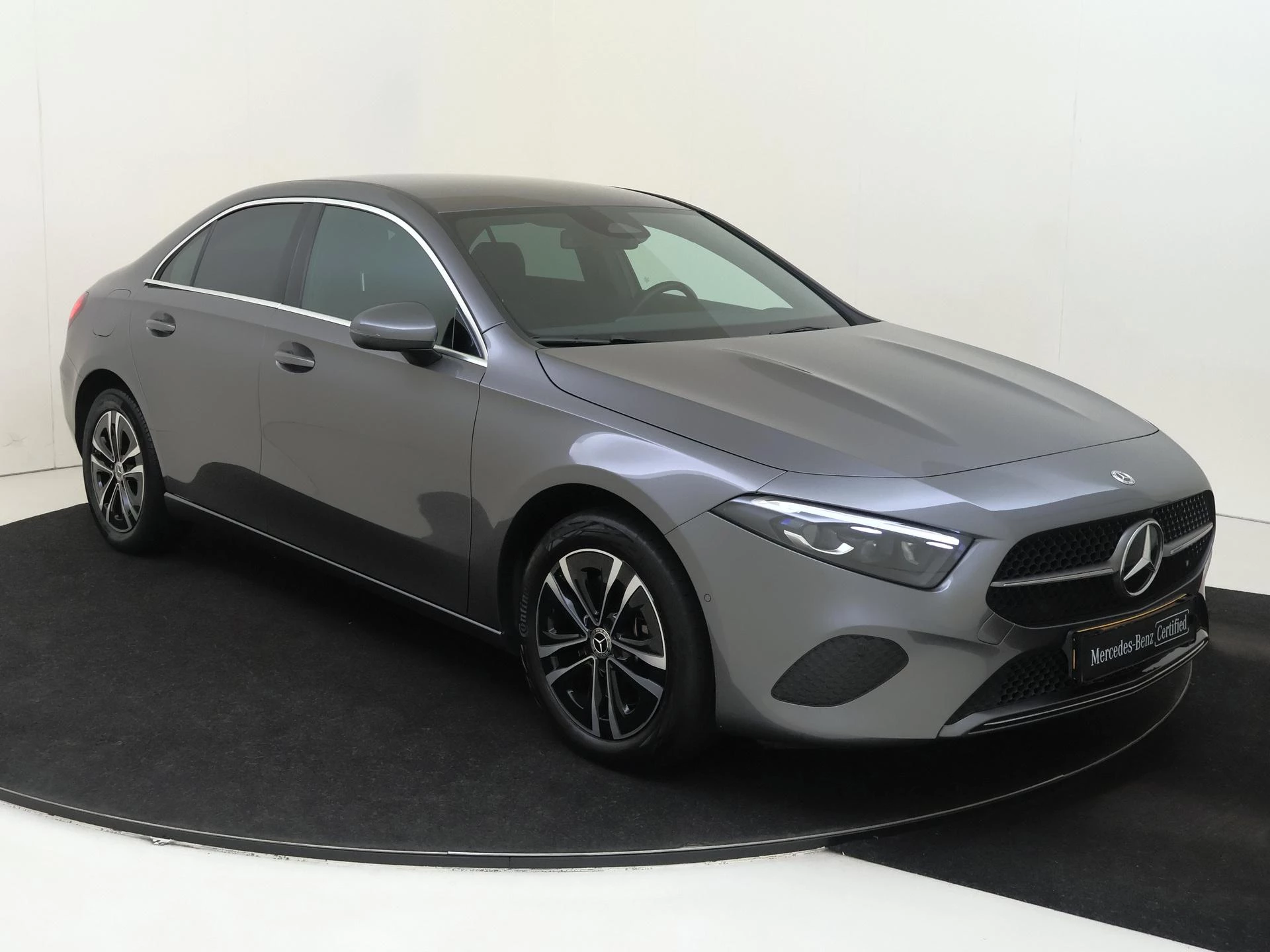 Mercedes-Benz-A-Klasse-image-1