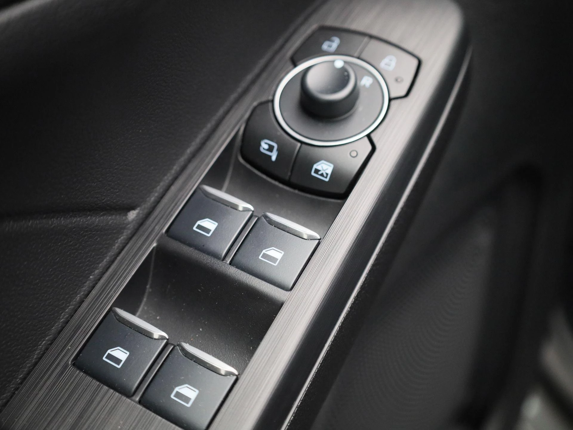 Ford-Kuga-image-35