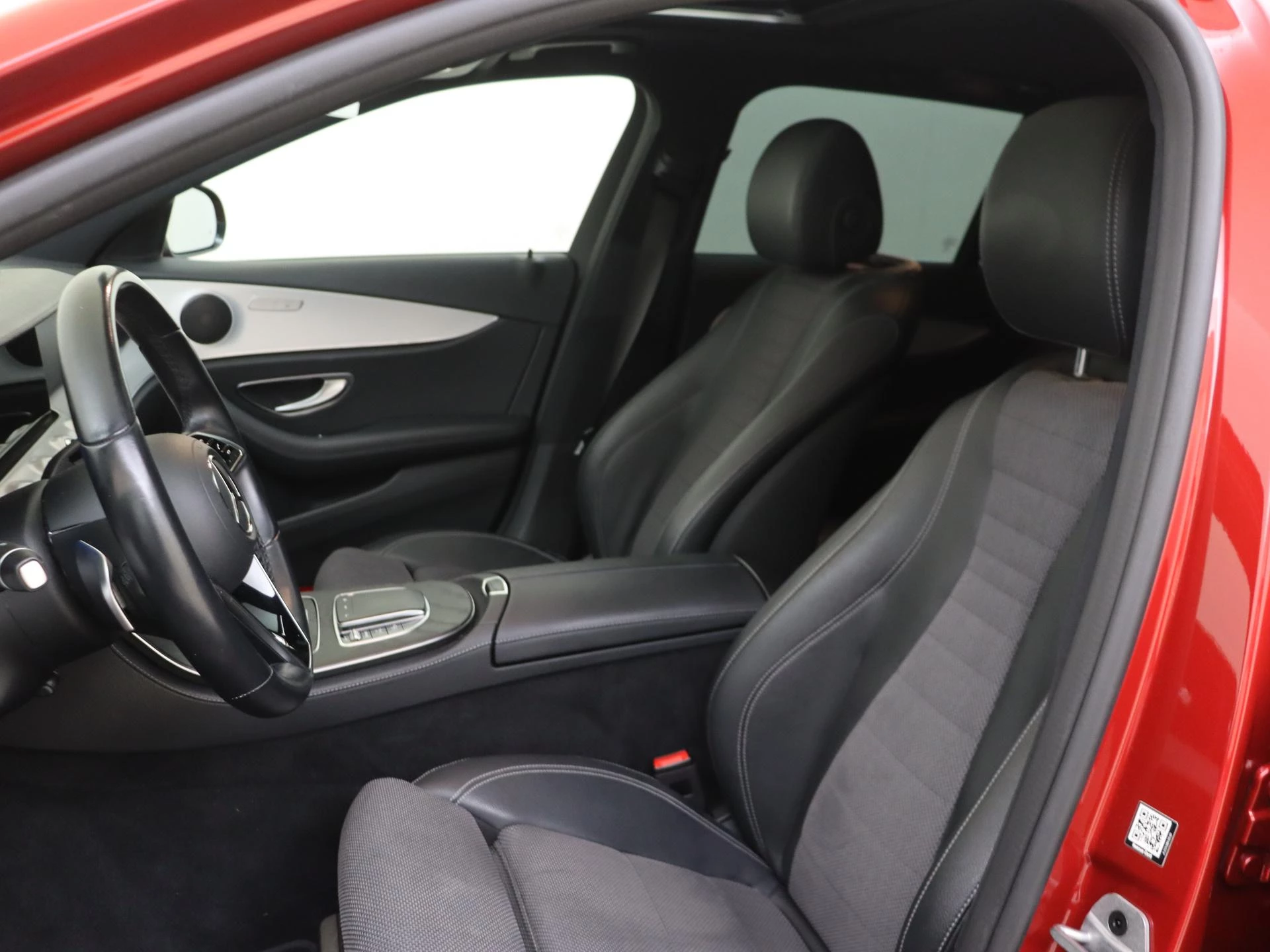 Mercedes-Benz-E-Klasse-image-10
