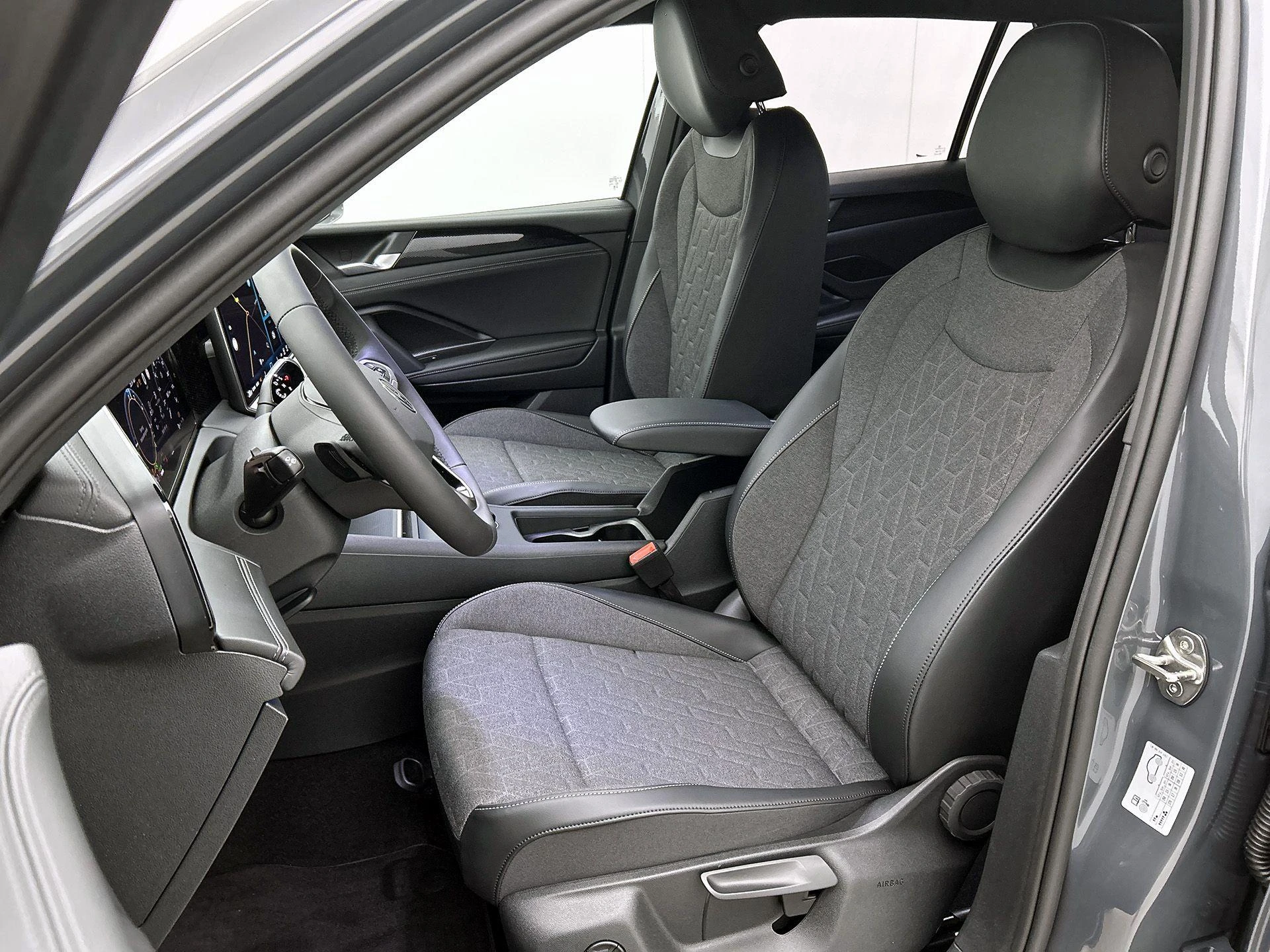 Volkswagen-Tiguan-image-47