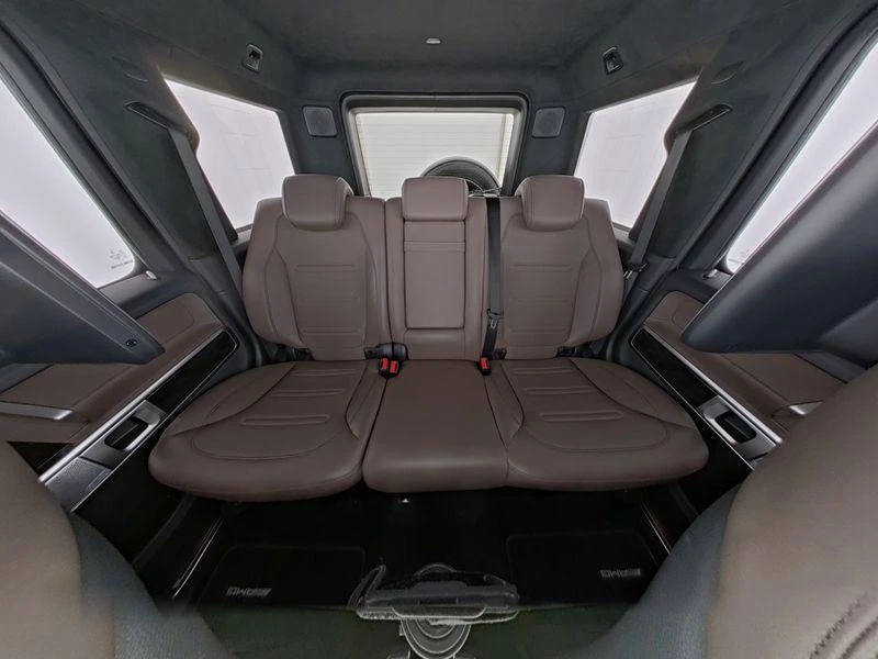 Mercedes-Benz-G-Klasse-image-5