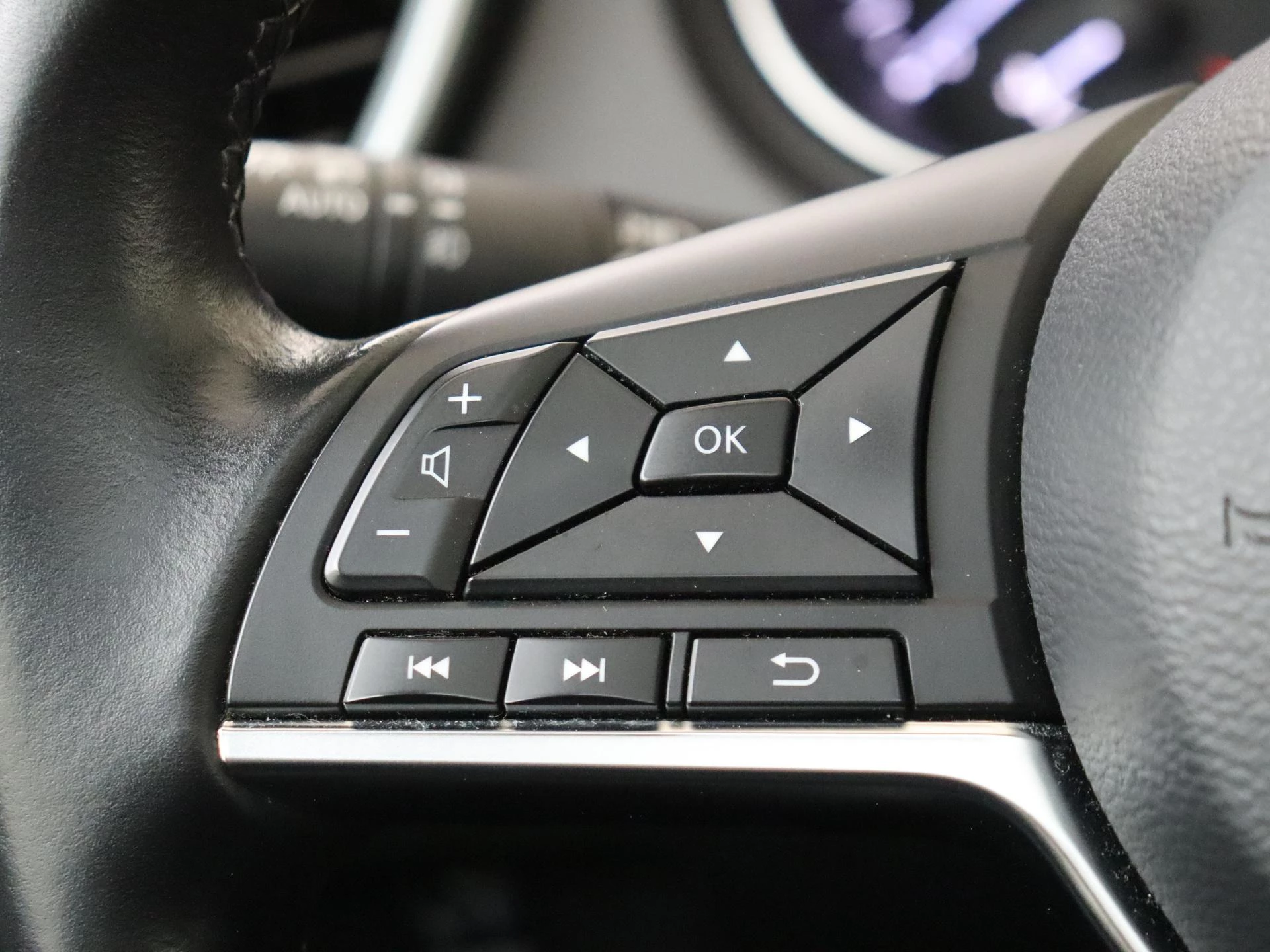 Nissan-QASHQAI-image-12