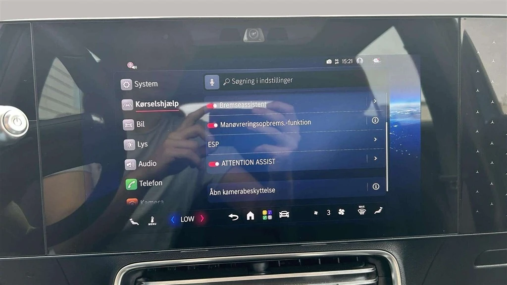 Mercedes-Benz-GLB-image-19