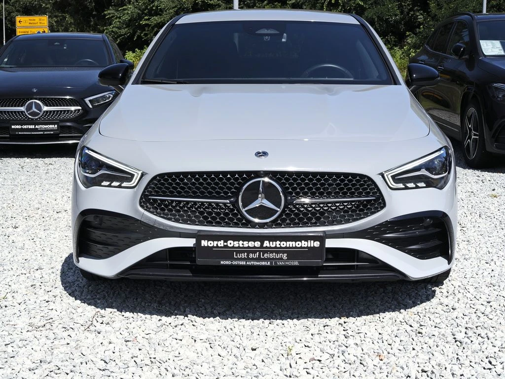 Mercedes-Benz-CLA 200-image-3