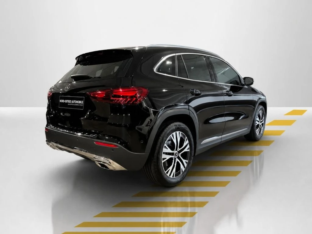 Mercedes-Benz-GLA 200 d-image-14