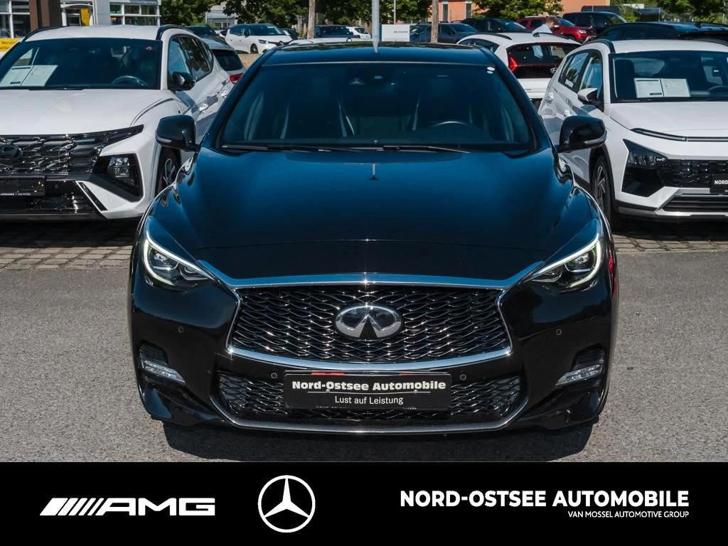 Infiniti Q30 2.0t SPORT AWD TEMPOMAT LED SHZ