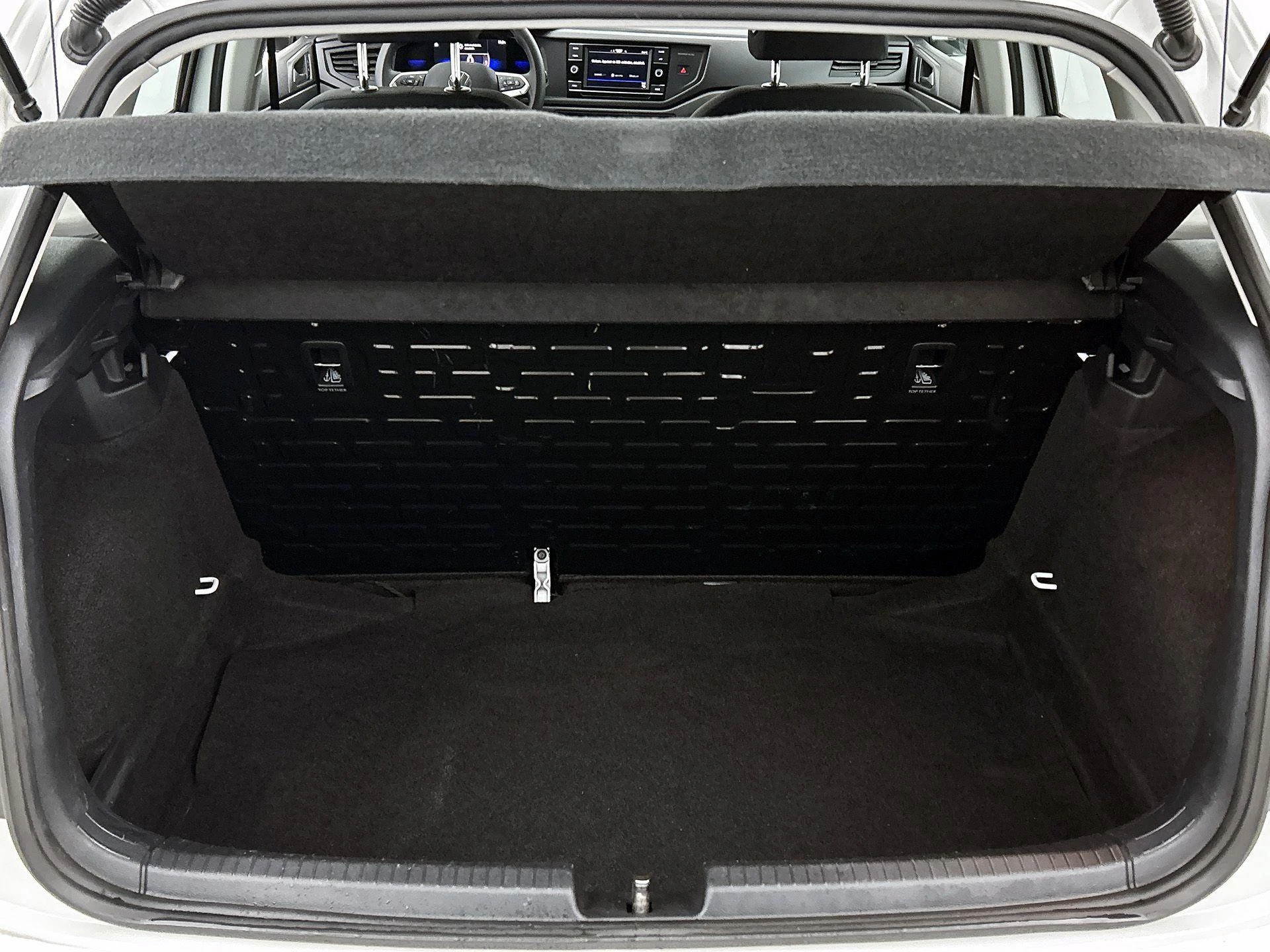 Volkswagen-Polo-image-16