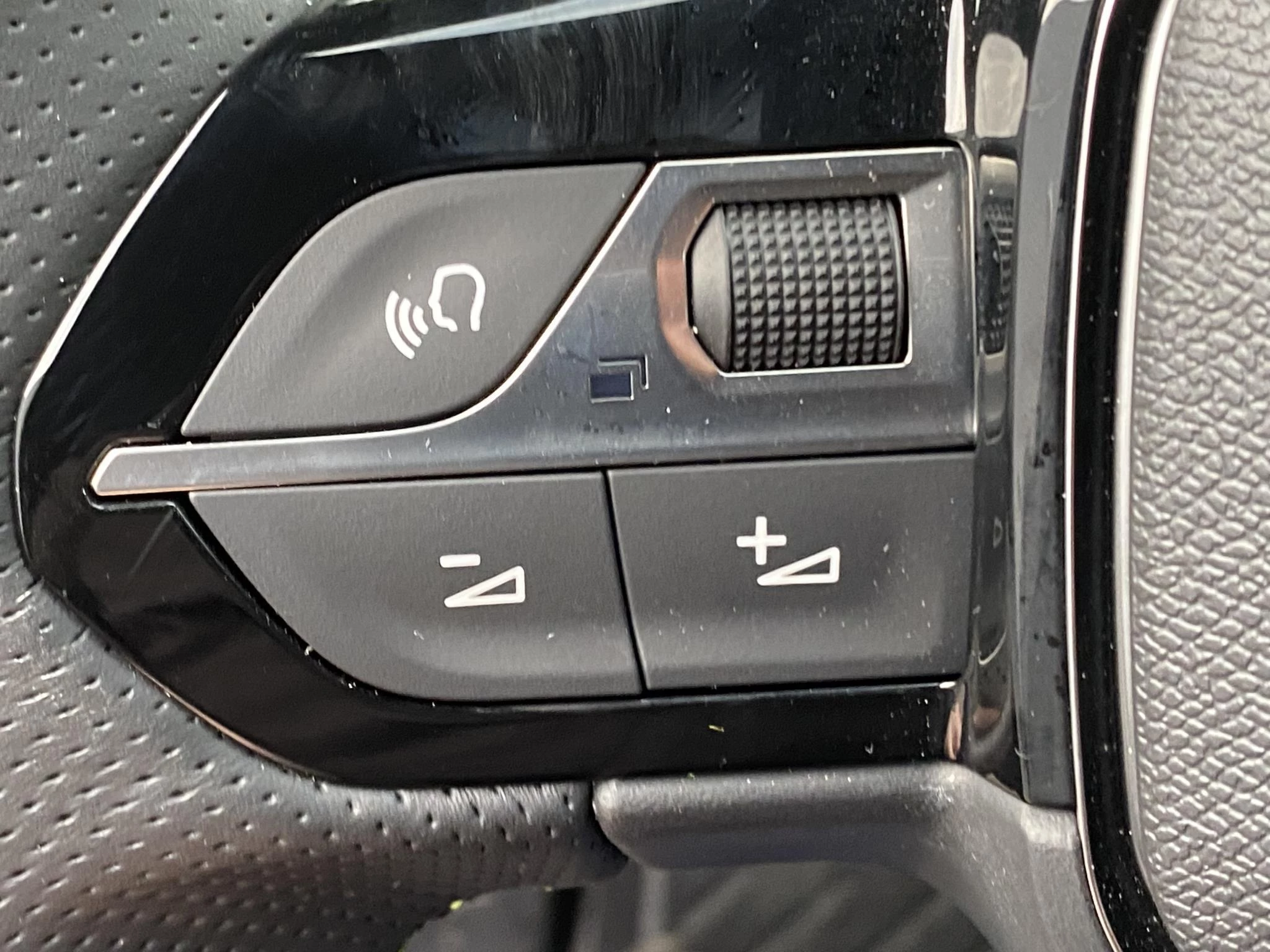 Peugeot e-2008 EV GT 50 kWh