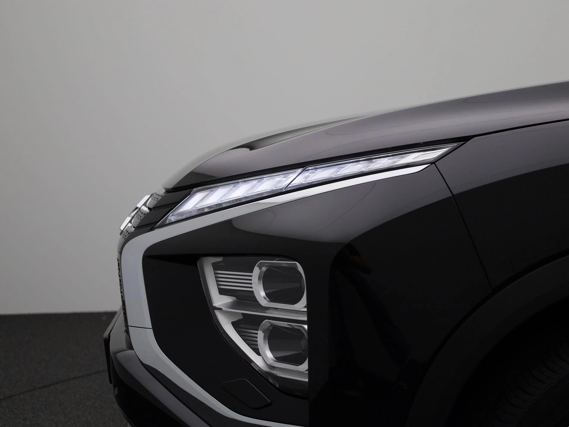 Mitsubishi-Eclipse Cross-image-14